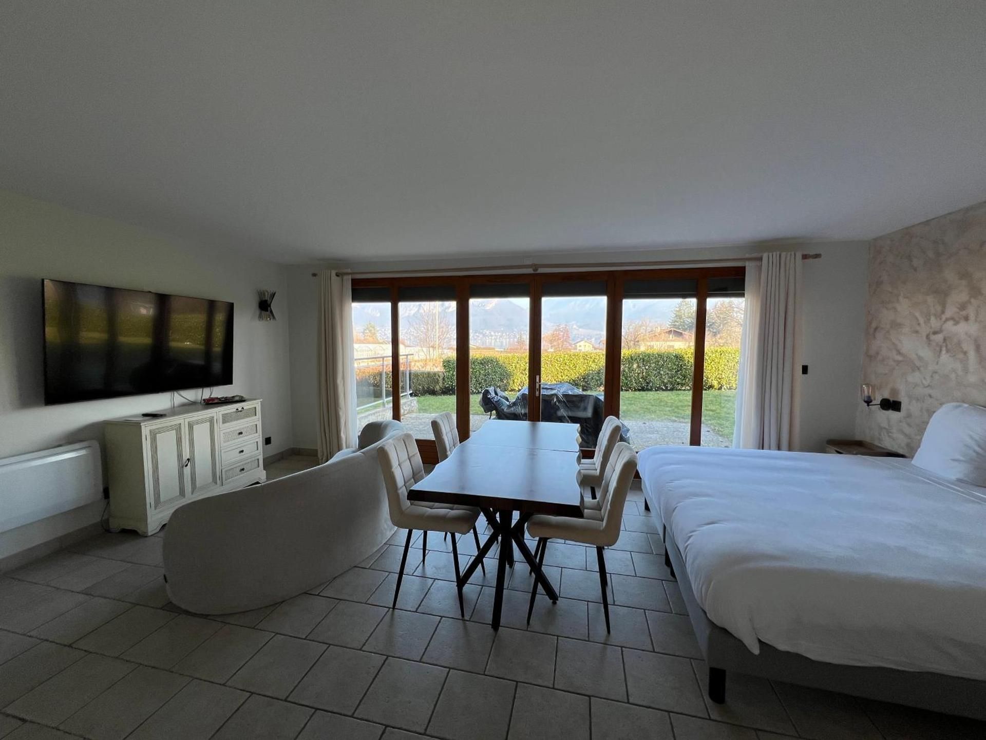 Suite with Lake View