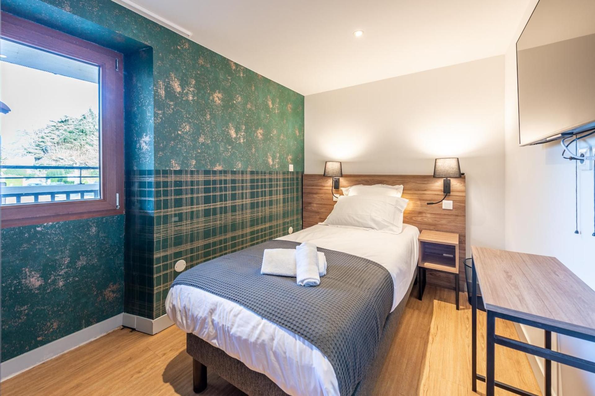 Single Room With Private Bathroom