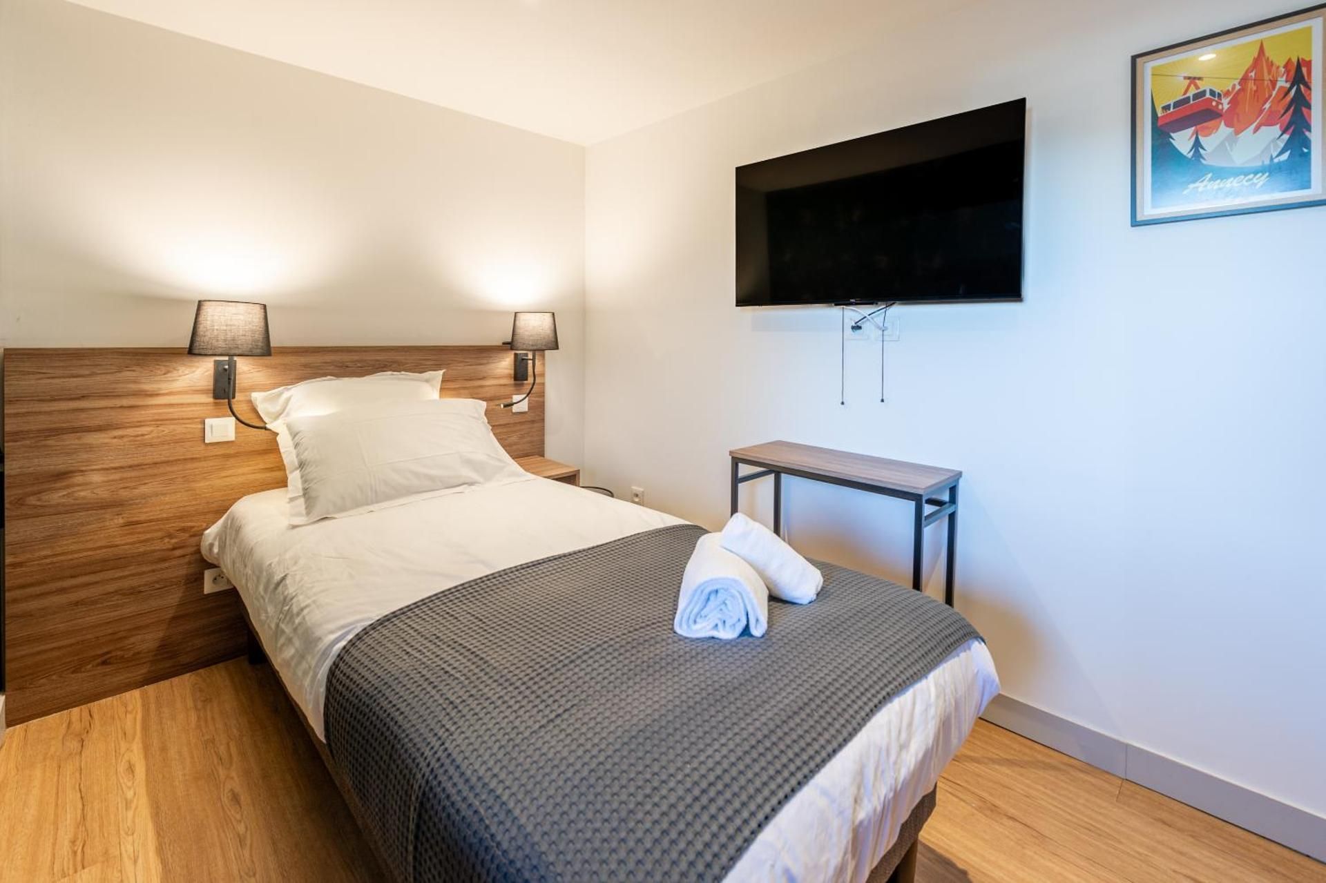 Single Room With Private Bathroom