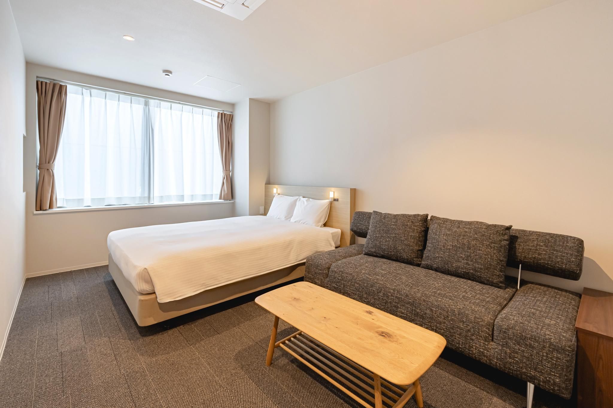 Queen Bedroom