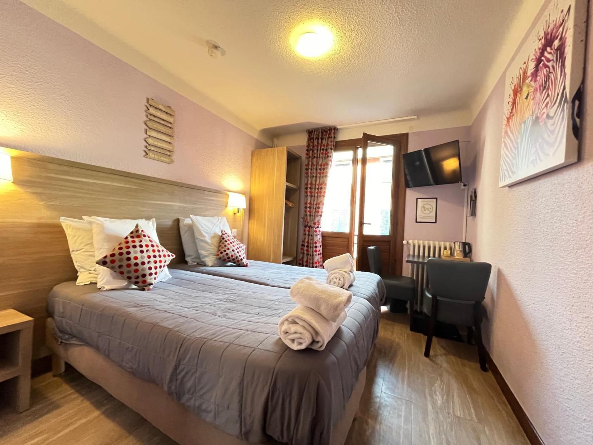 Twin Room with City View