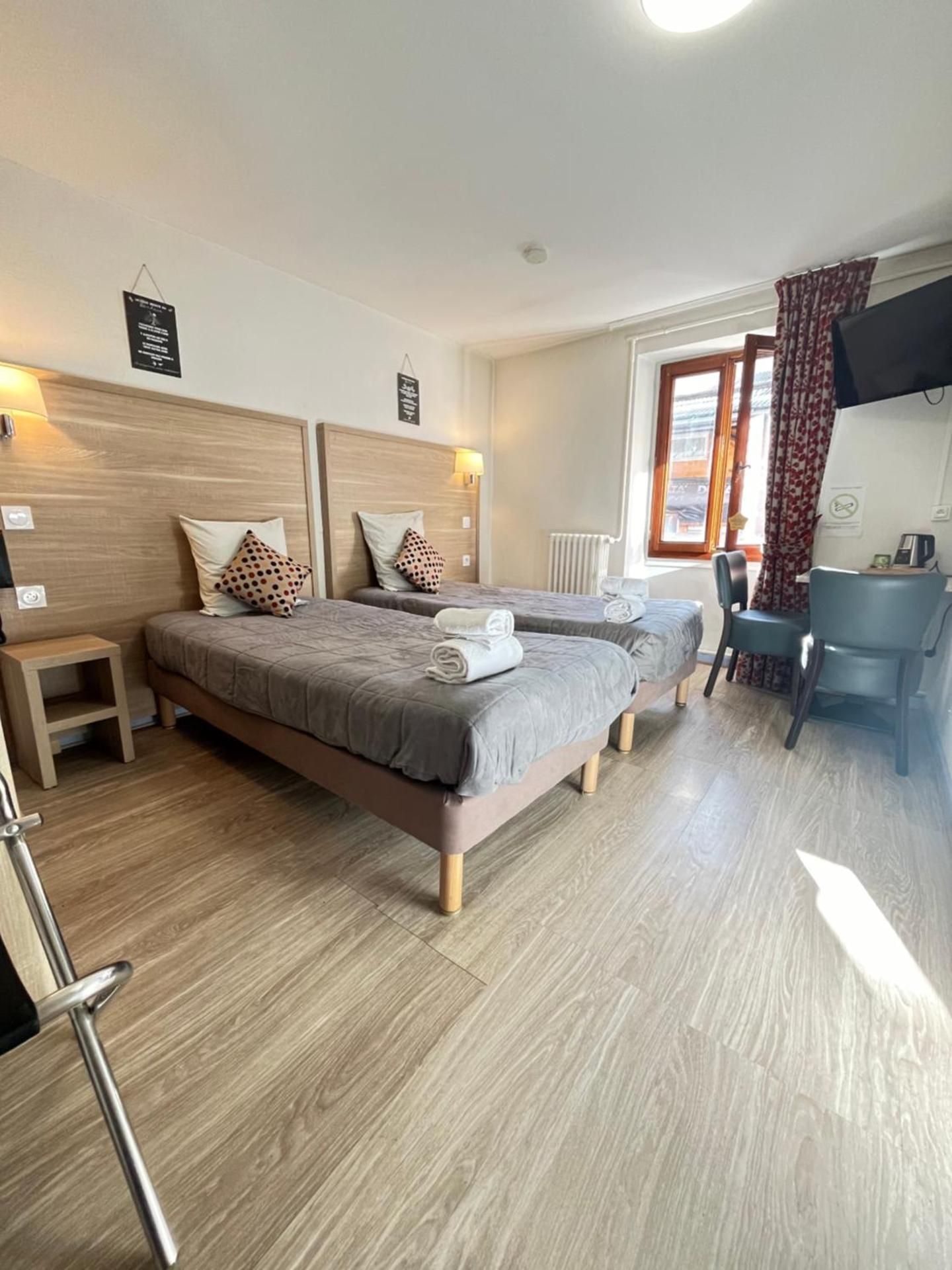 Twin Room with City View