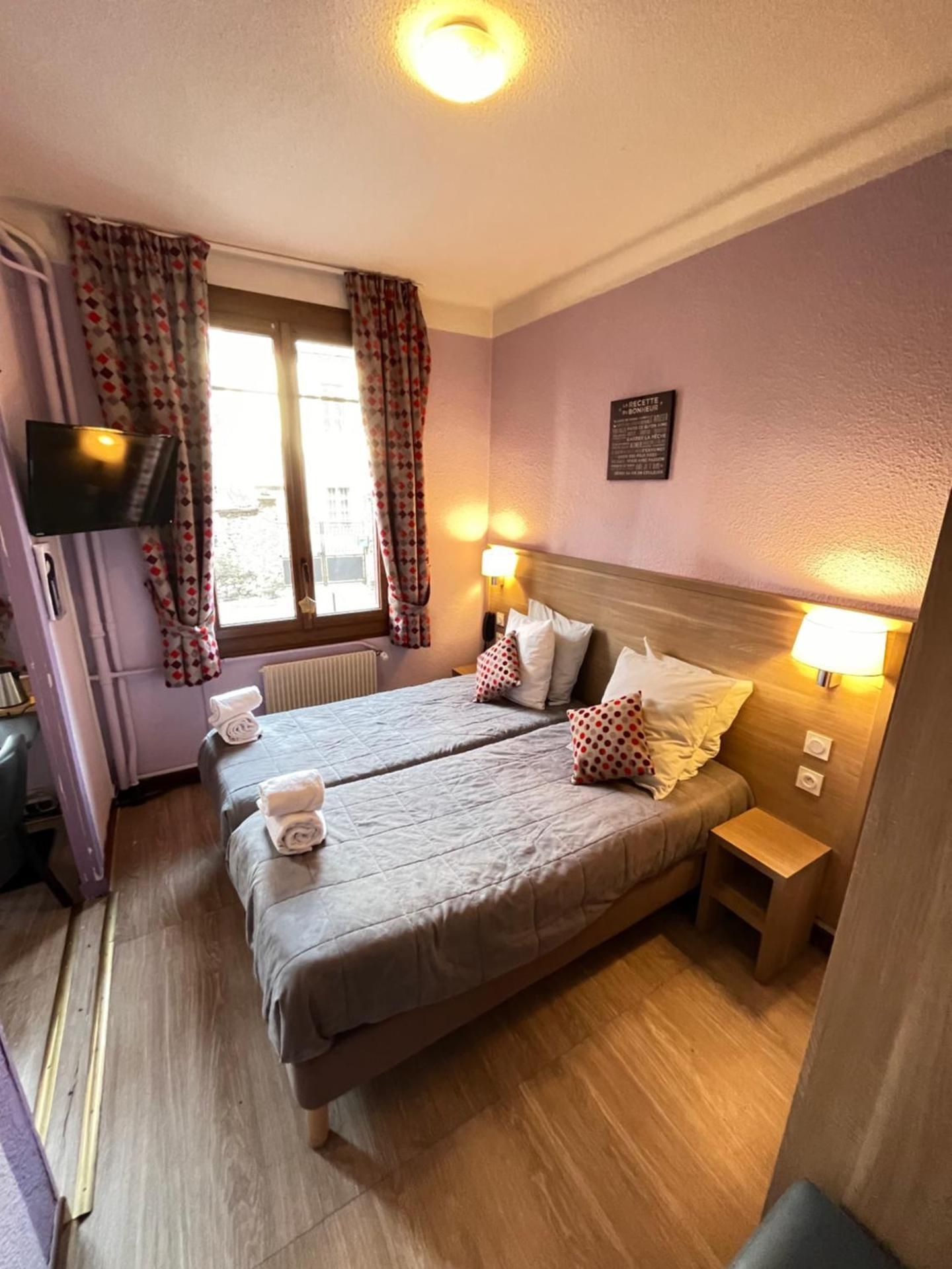 Economy Triple Room