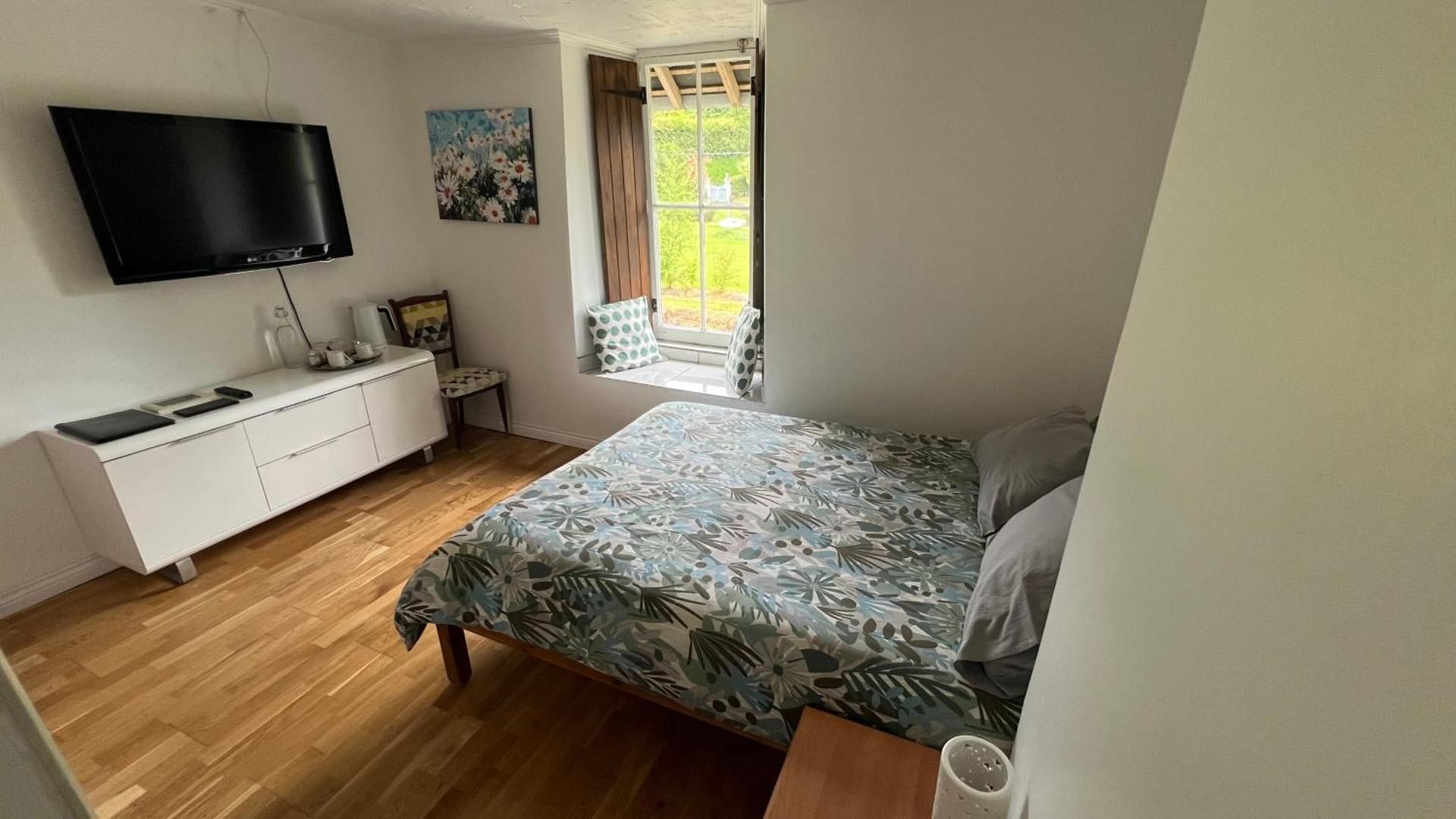 Deluxe Double Room with Shower