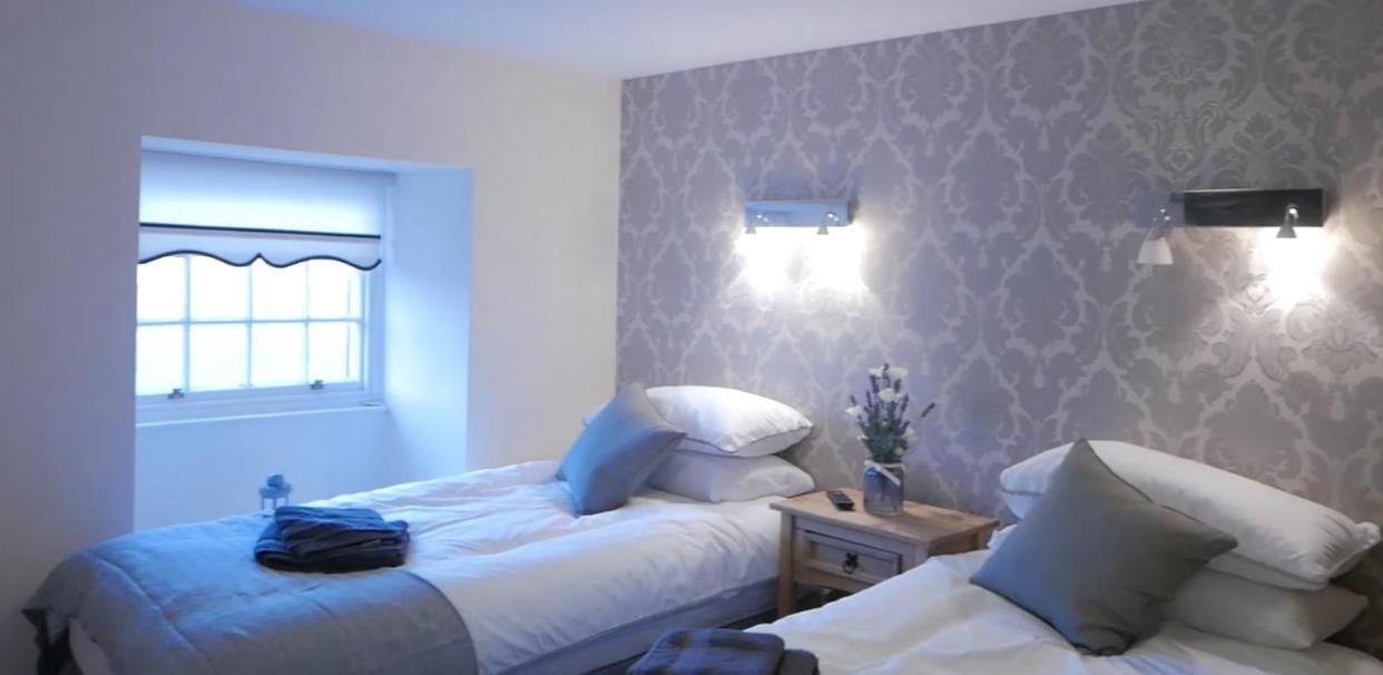 Double or Twin Room with Bathroom