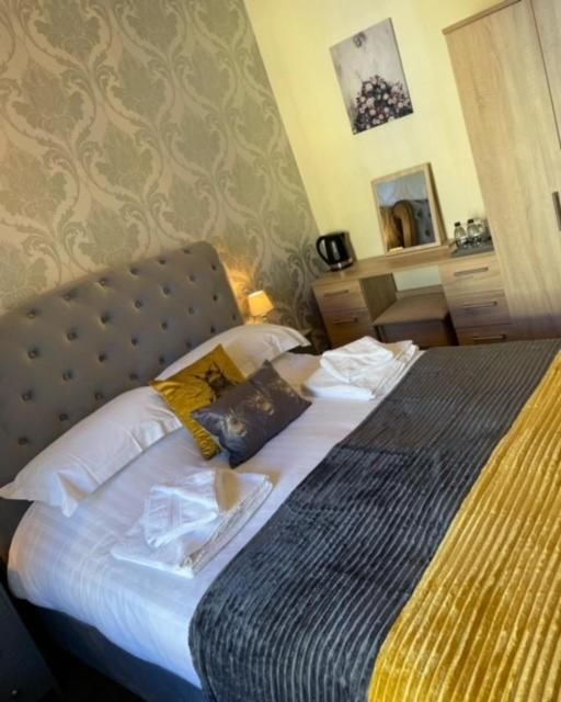 Double or Twin Room with Shower