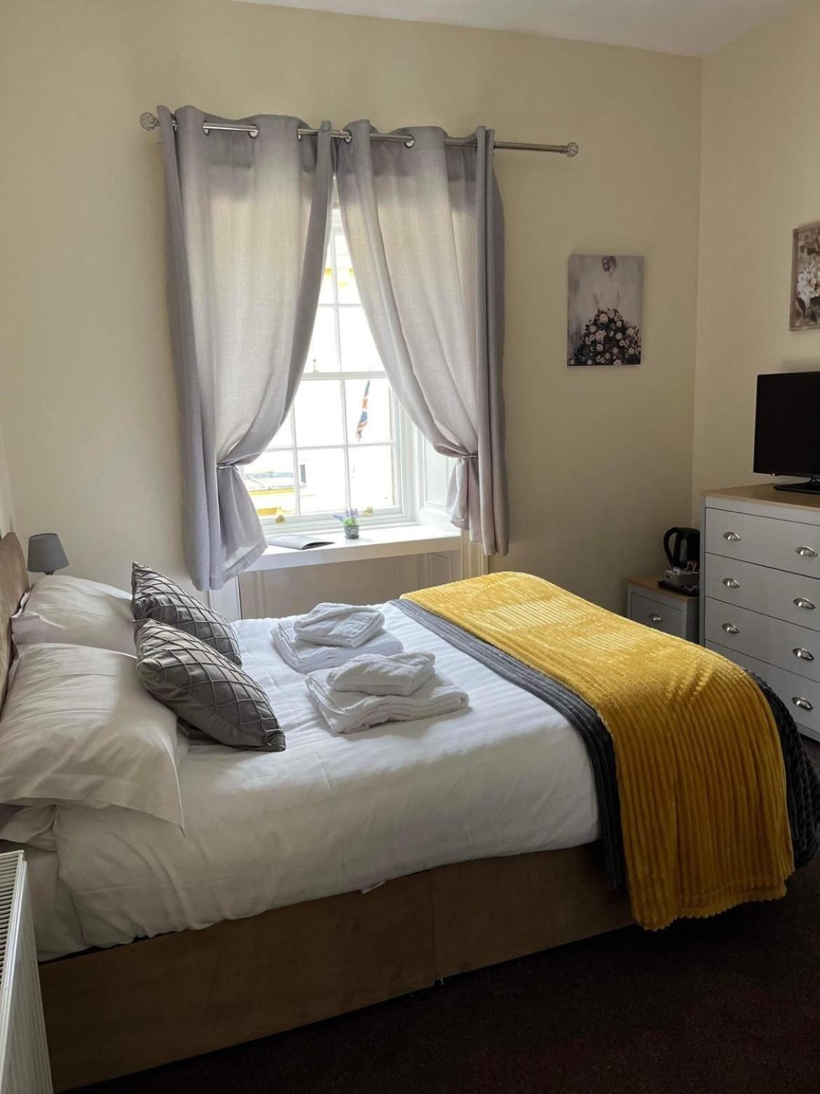 Double or Twin Room with Bathroom