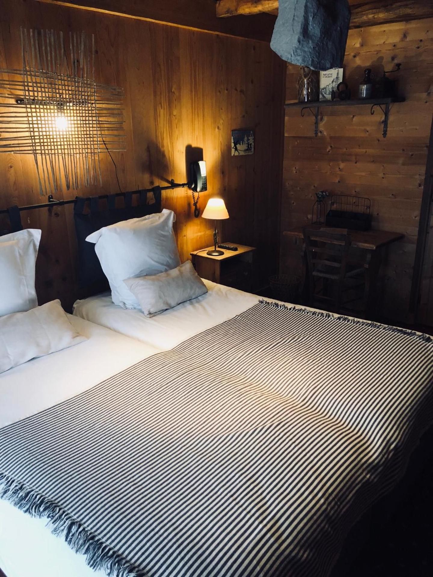 Twin Room with Mountain View 1