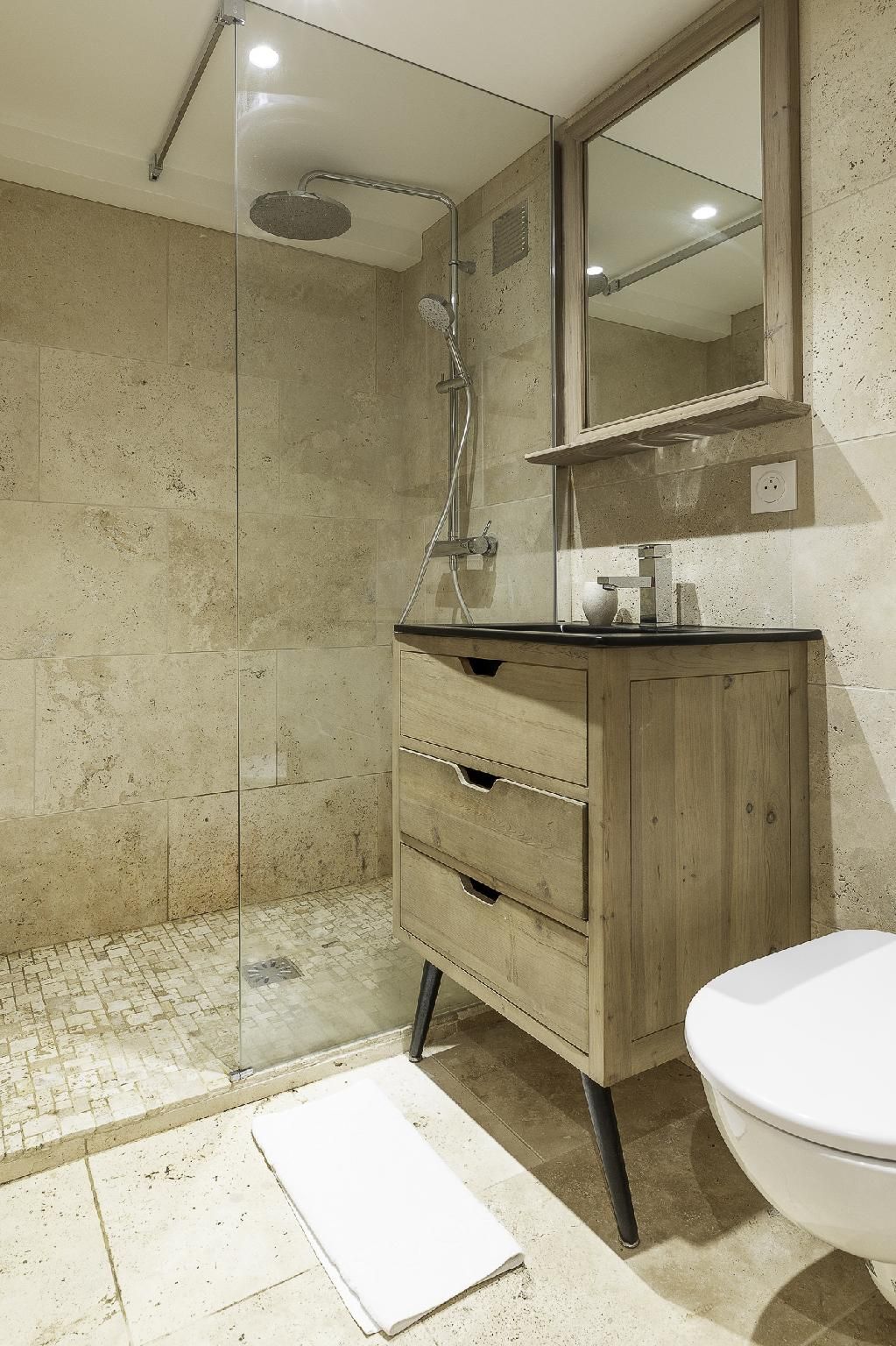 RDC Vue Montagne-Appartement-Salle de bain-Terrasse