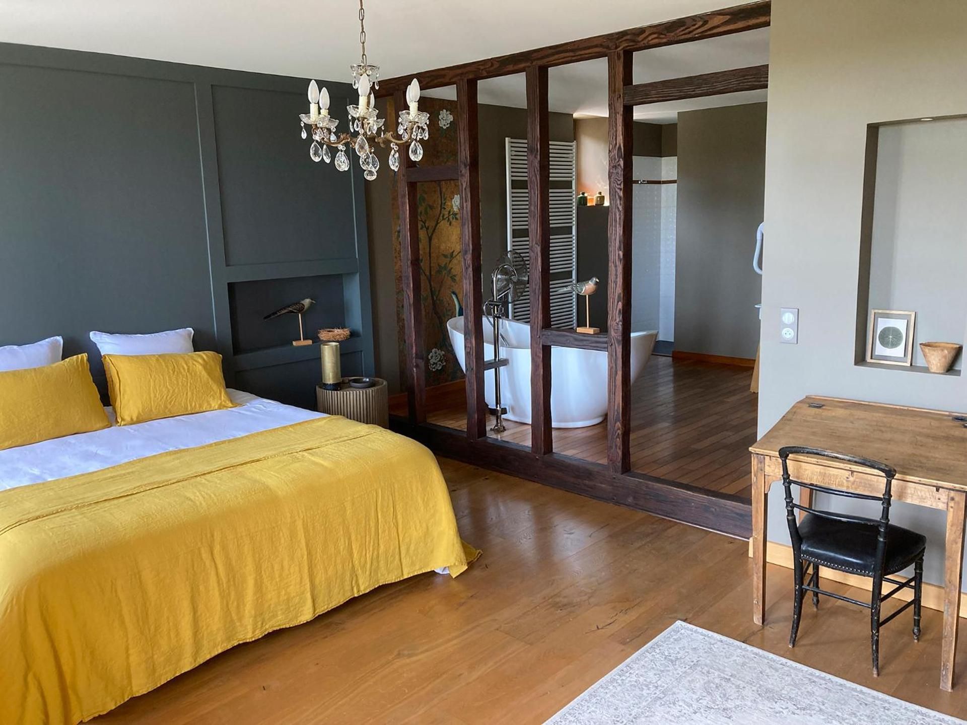 Deluxe King Room