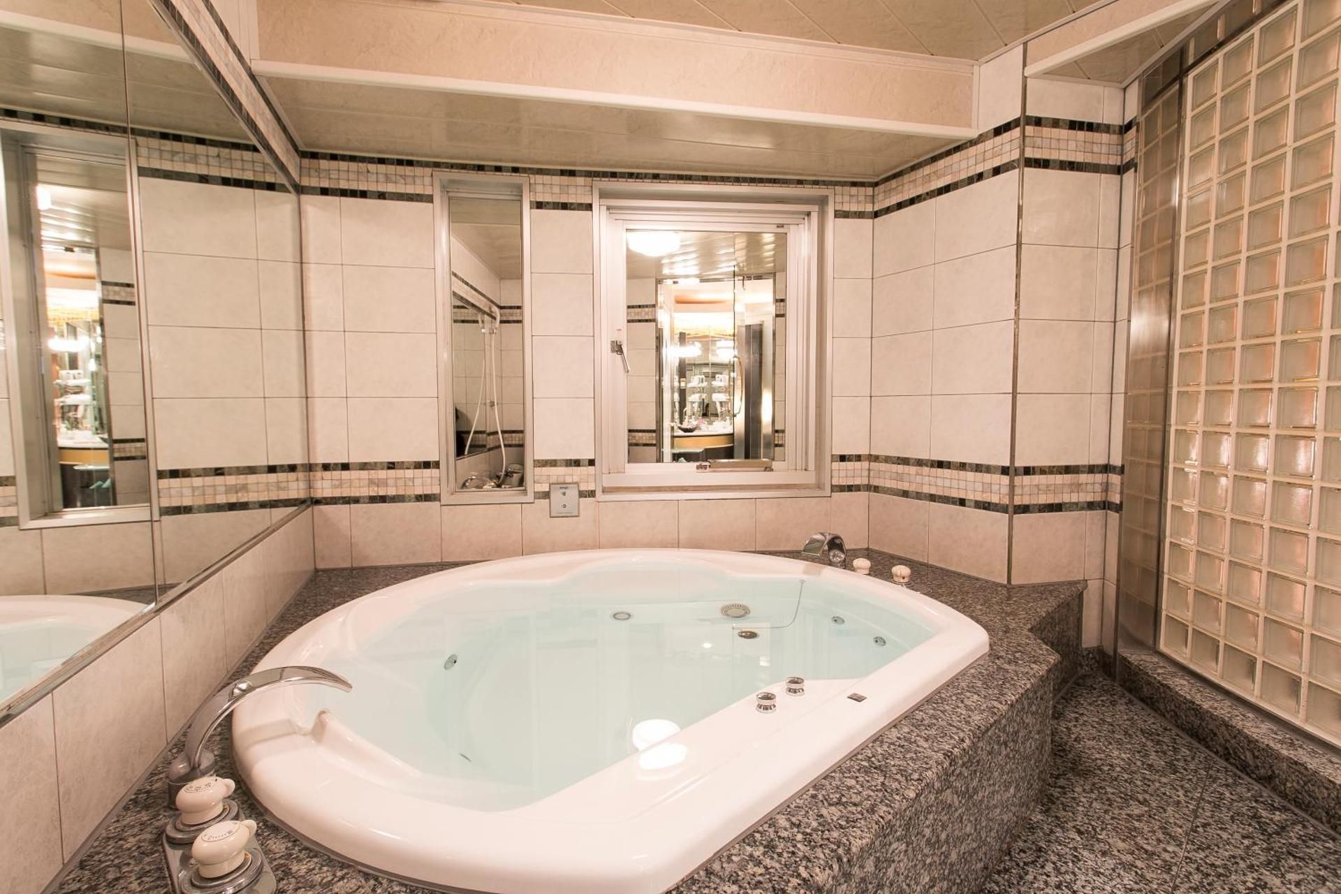 Superior Double Room with Massage Chair (Check-in after 19:00)