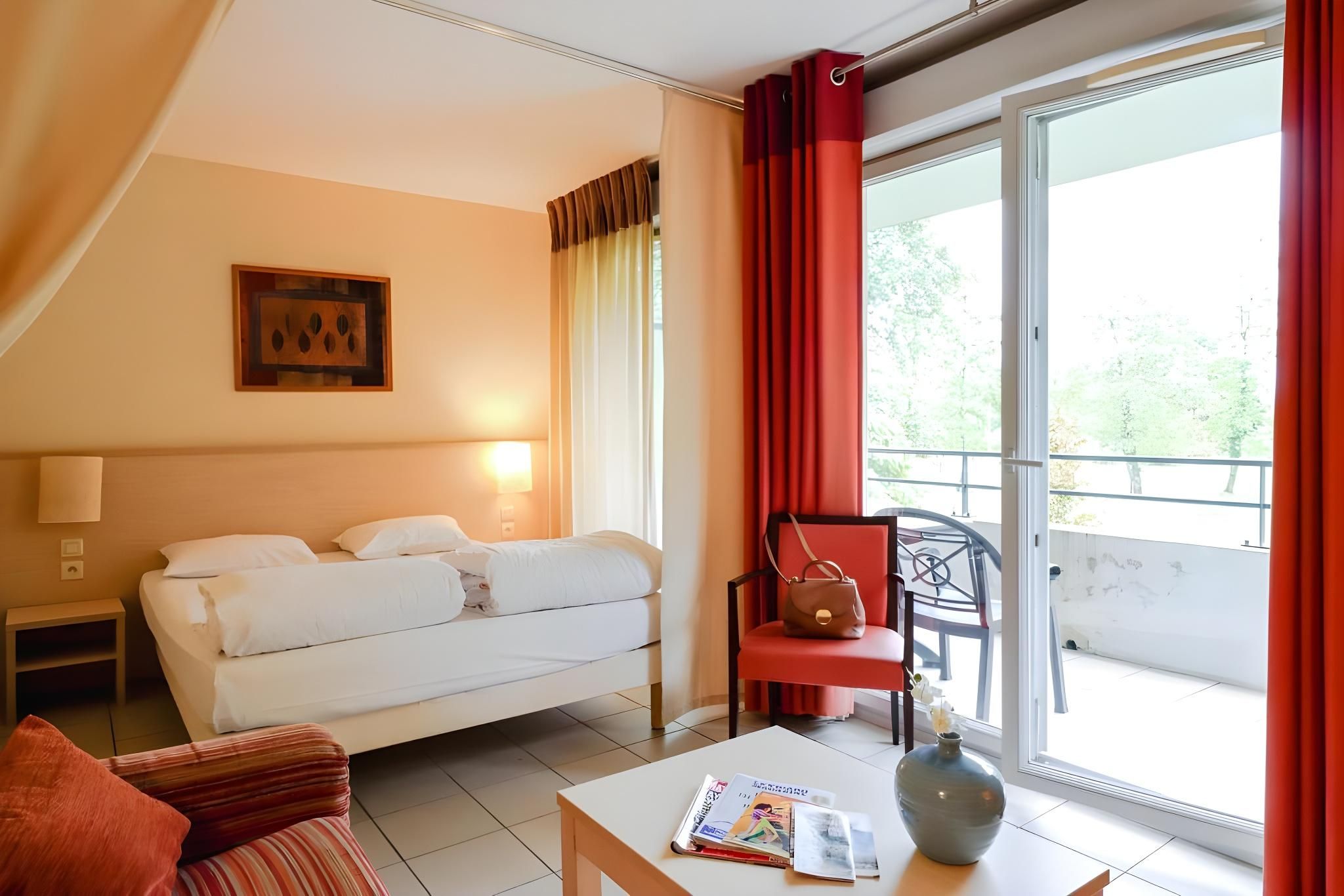 Adonis Divonne-Les-Bains