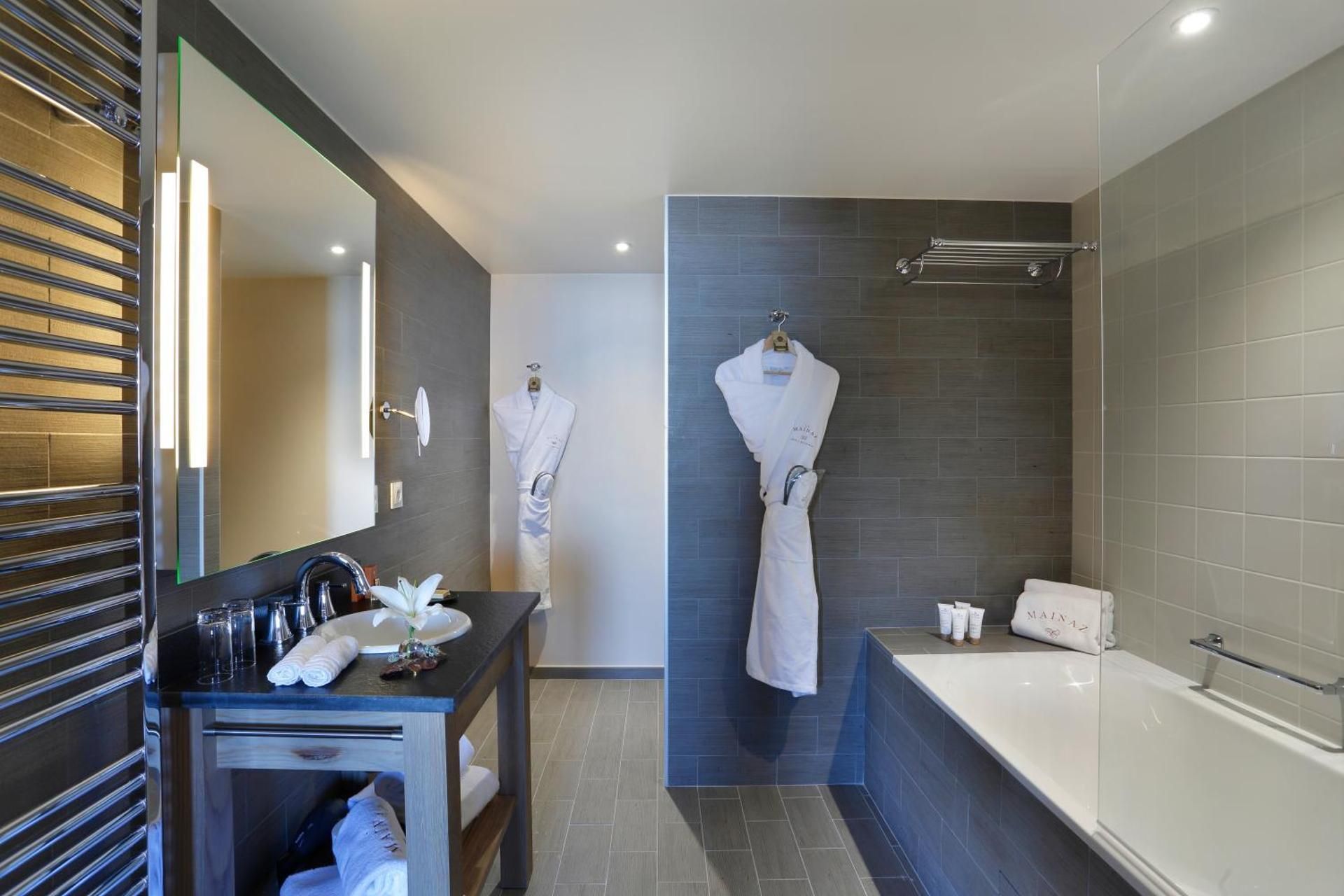 La Mainaz Hotel Restaurant & Resort Junior Suite with Balcony 3