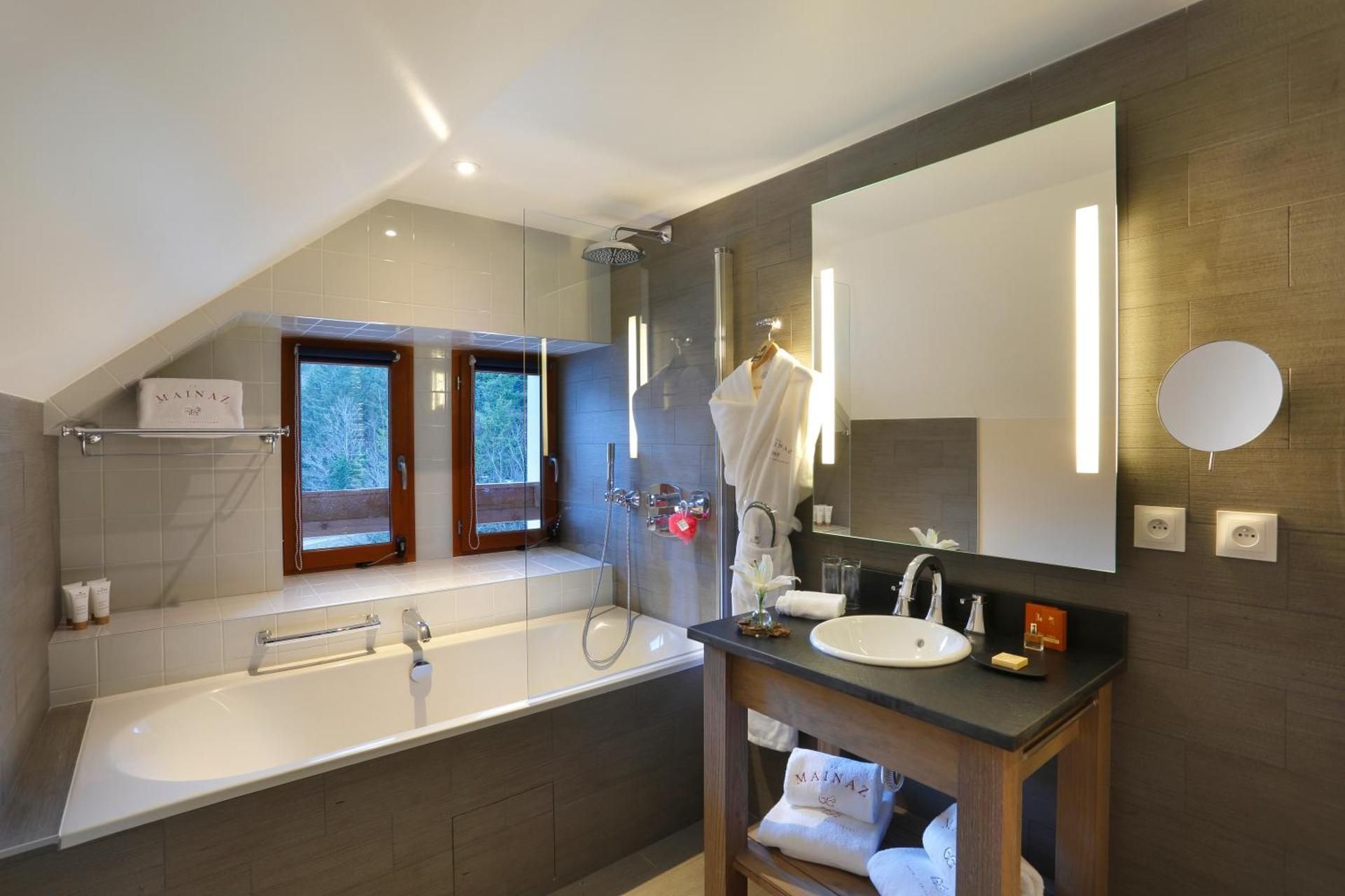 La Mainaz Hotel Restaurant & Resort Nirwana Suite 3