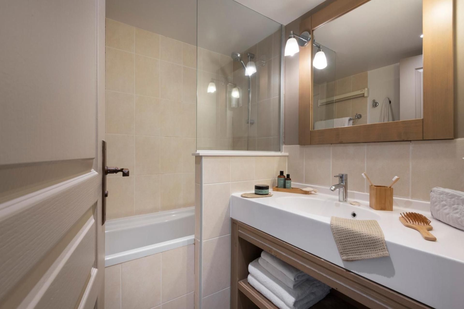One-Bedroom Apartment with Terrace or Balcony (4 People) - Sea View