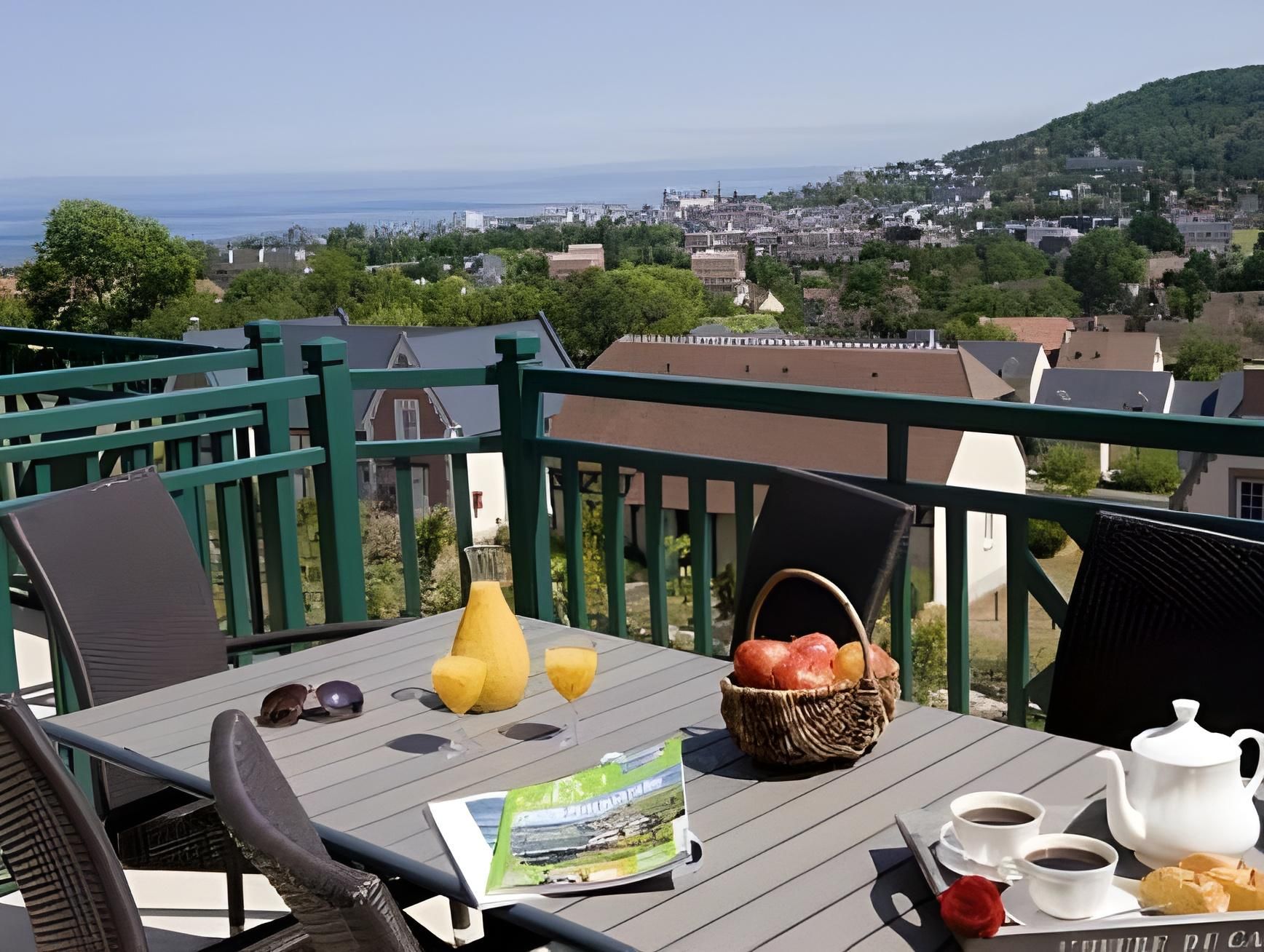 One-Bedroom Apartment with Terrace or Balcony (4 People)