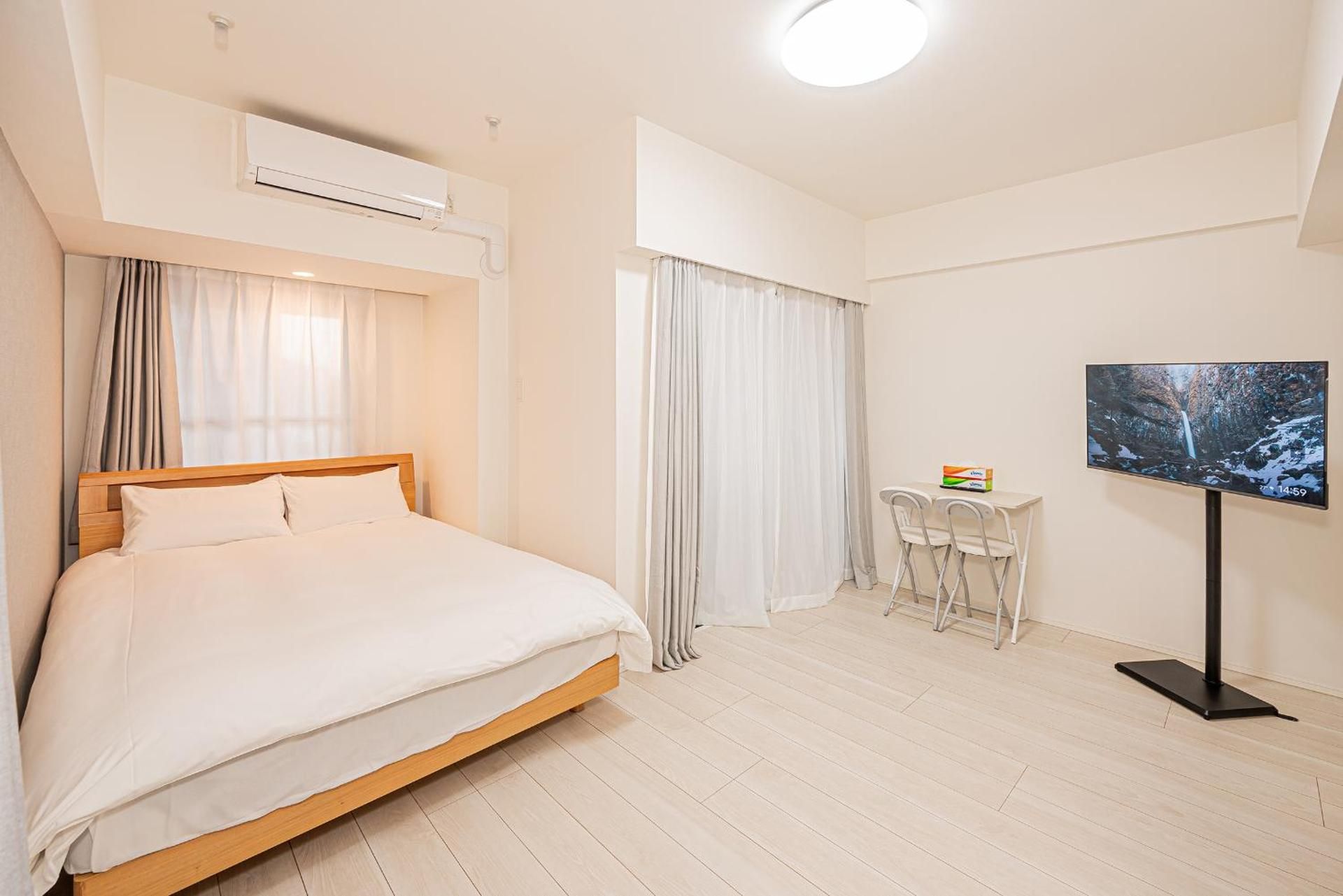 One-Bedroom Apartment with Balcony