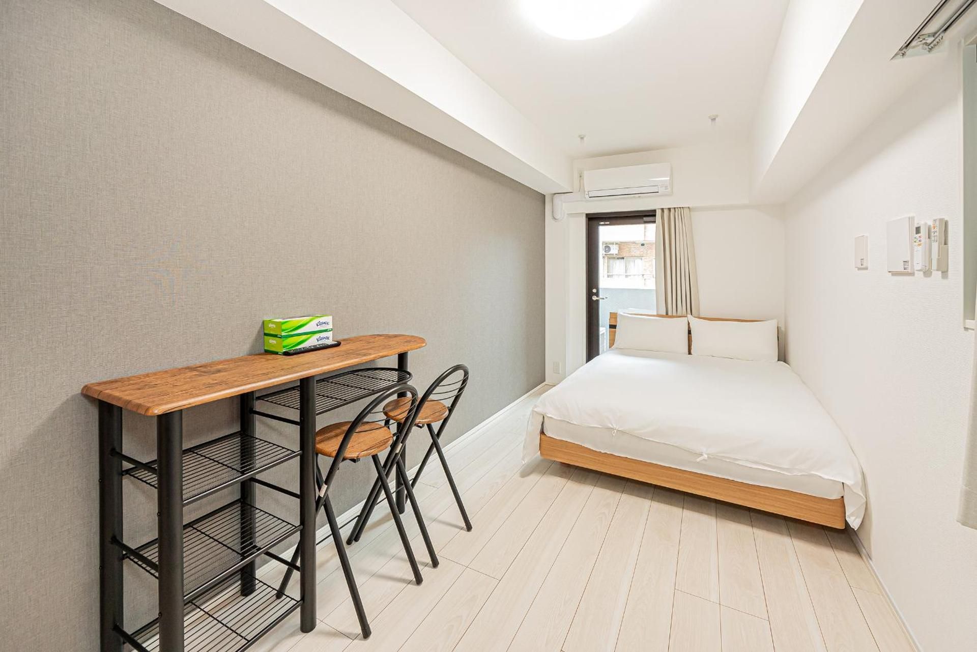 Studio Apartment with One Double Bed