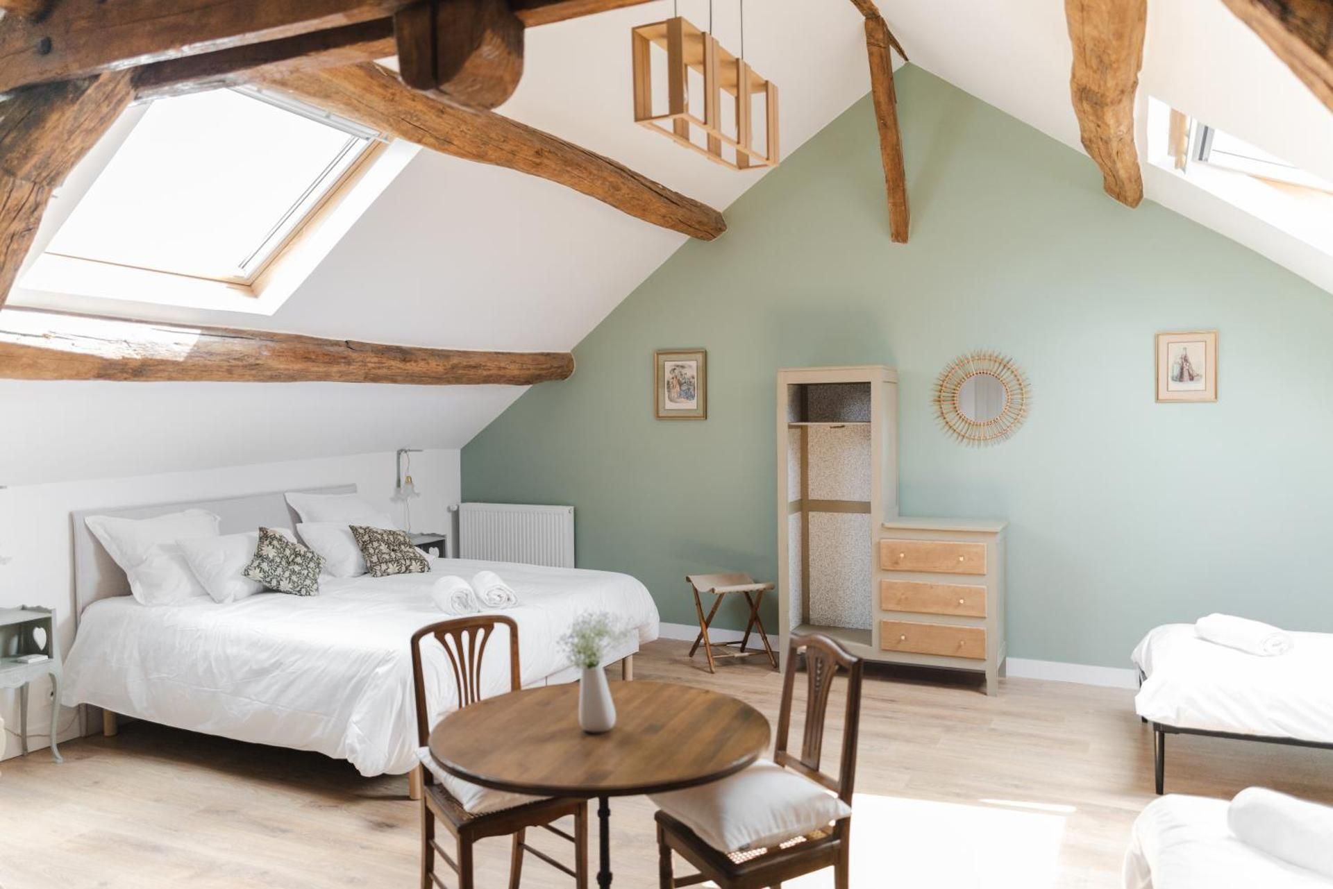 Quadruple Room with Private Bathroom