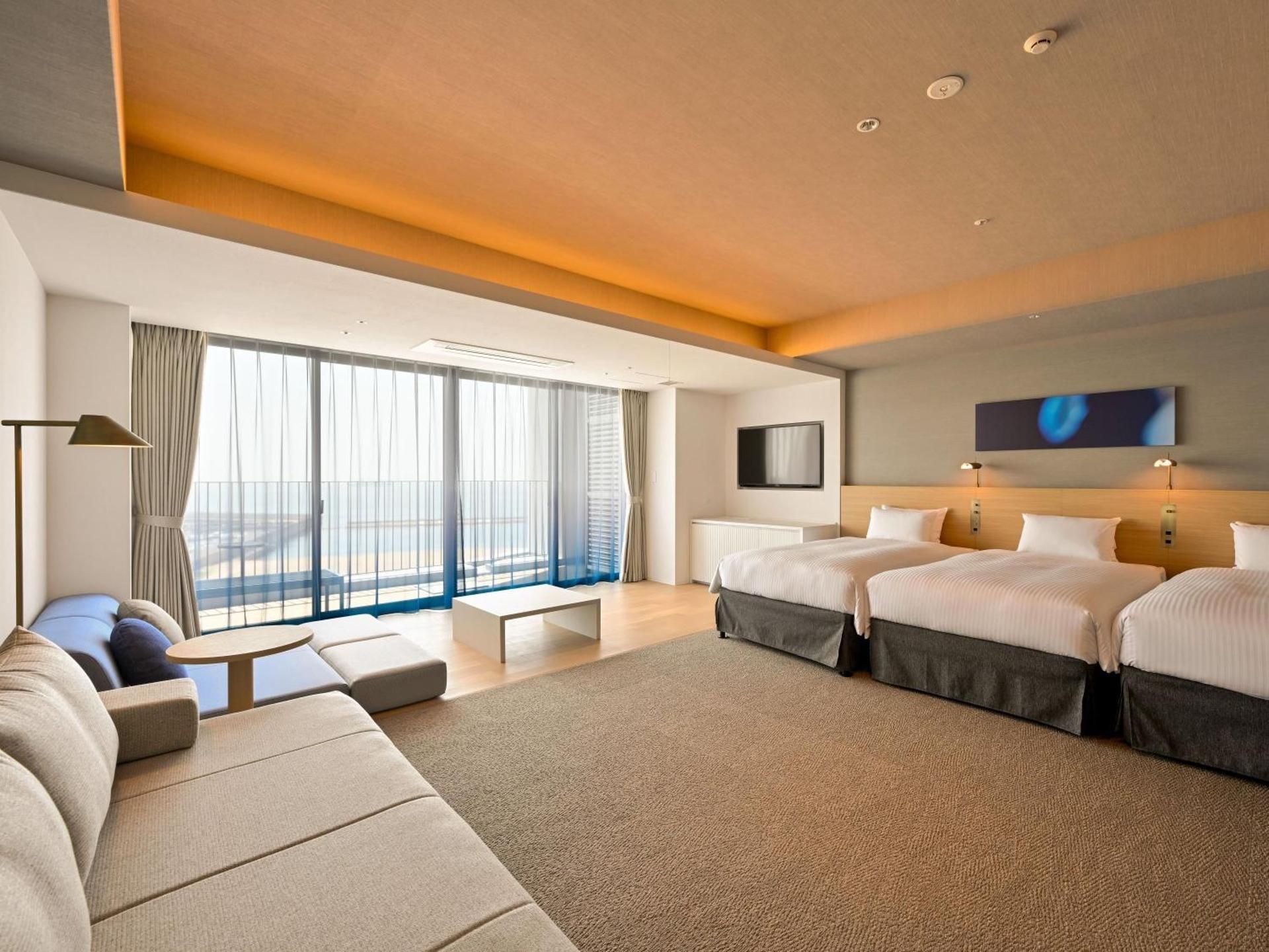 Family Room with Sea View