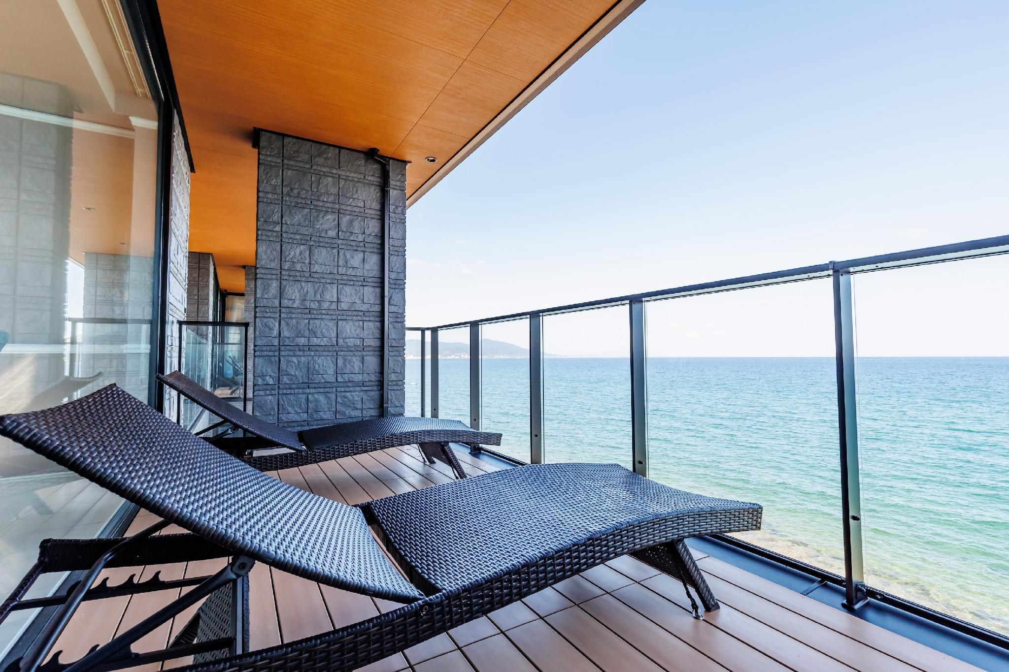 Ocean Front Junior Suite King