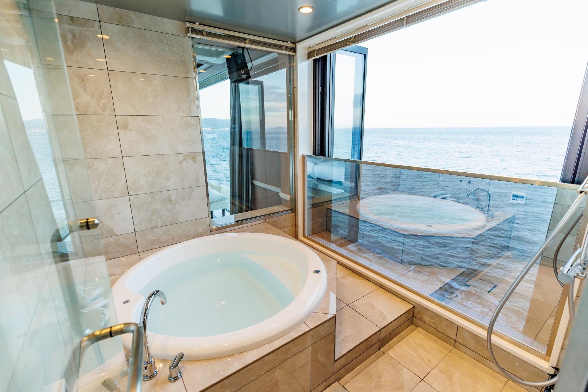Ocean Front Junior Suite King