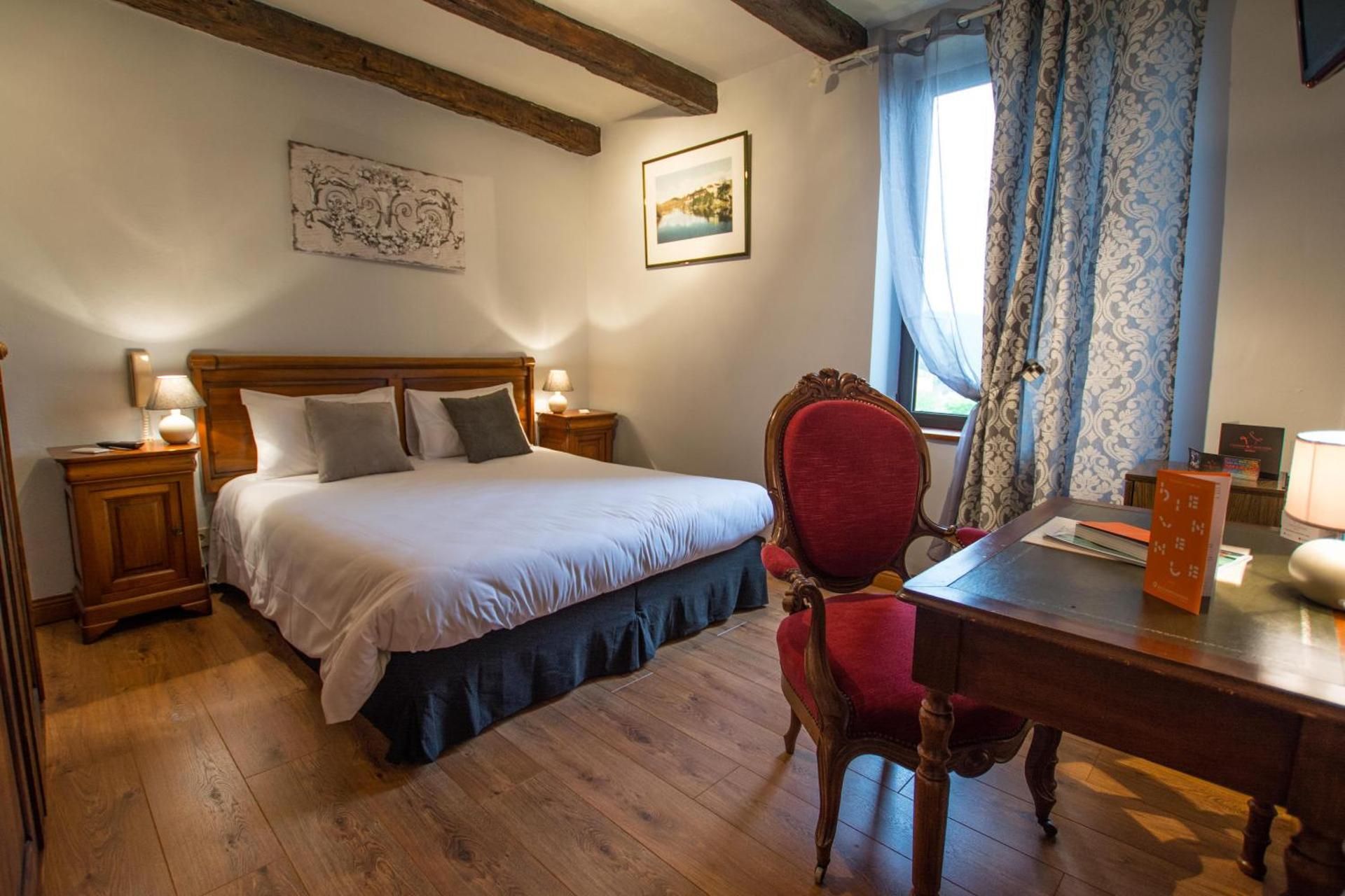 Junior Suite (2 Adults + 2 Children)