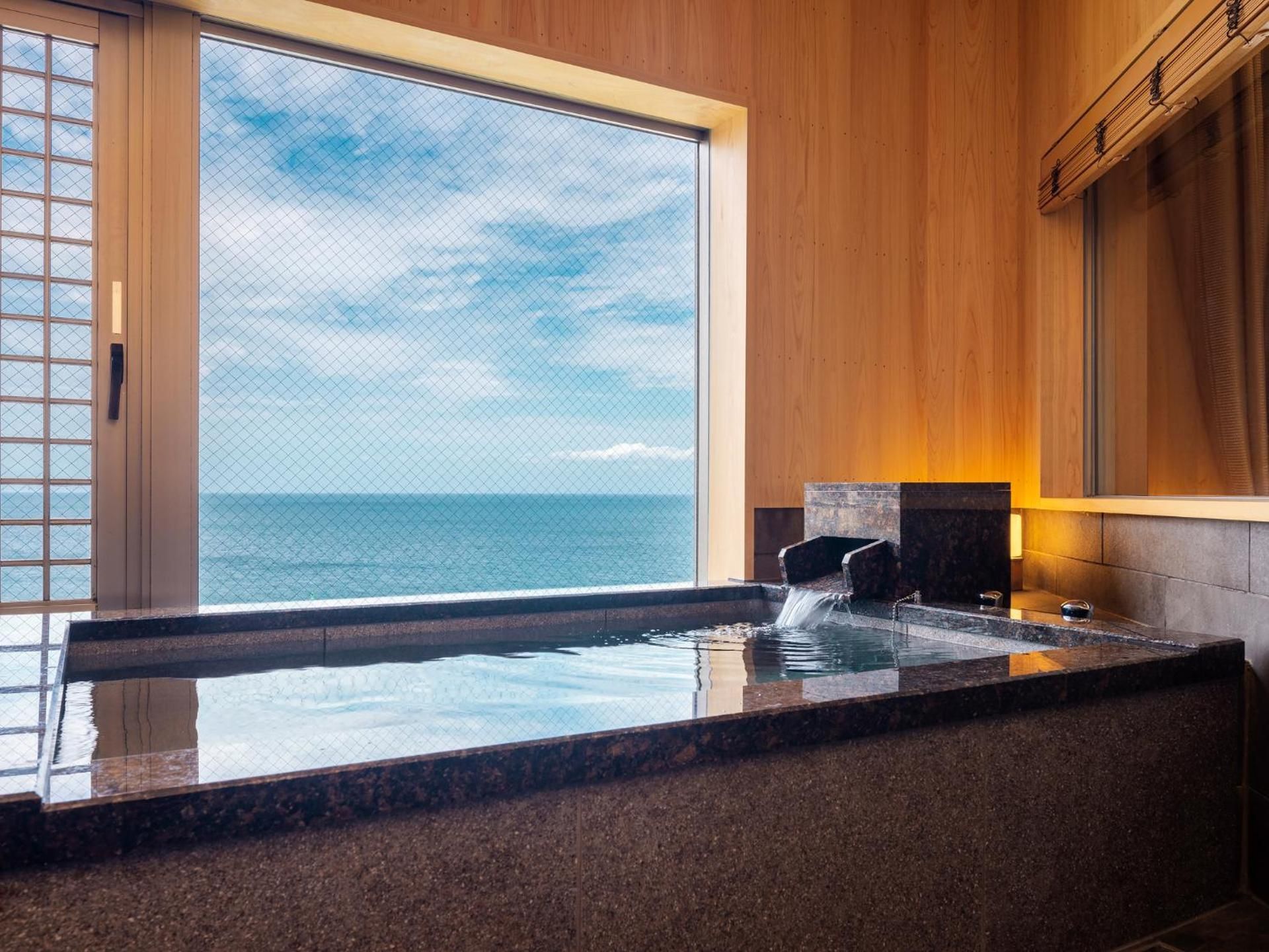 Grande Room A with panorama bath - Non-Smoking (5th Floor)