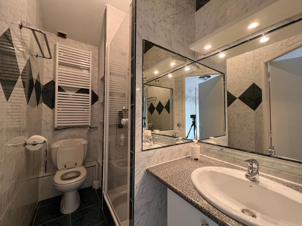 Quadruple Room with Private Bathroom