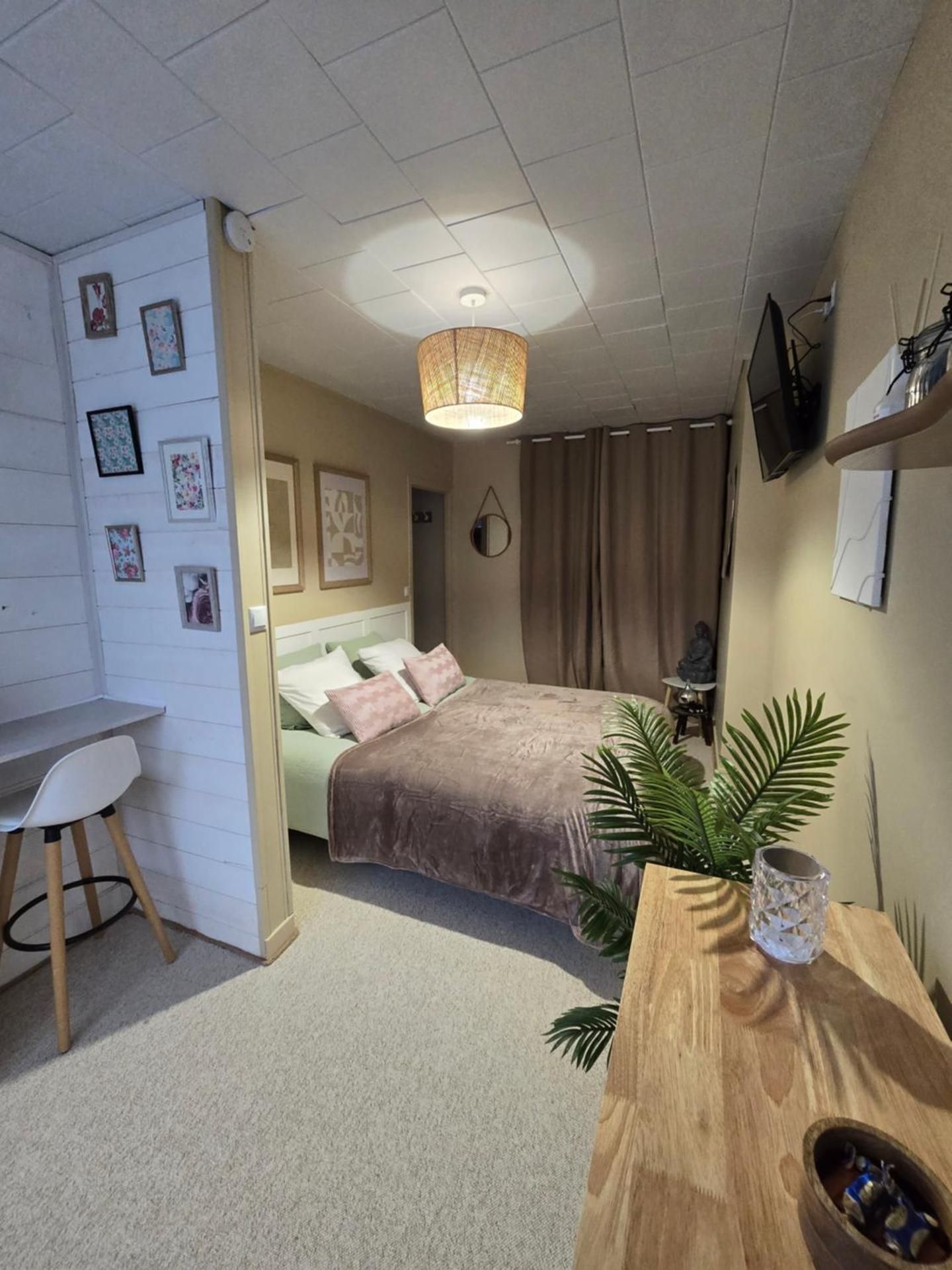 Queen Room with Balcony