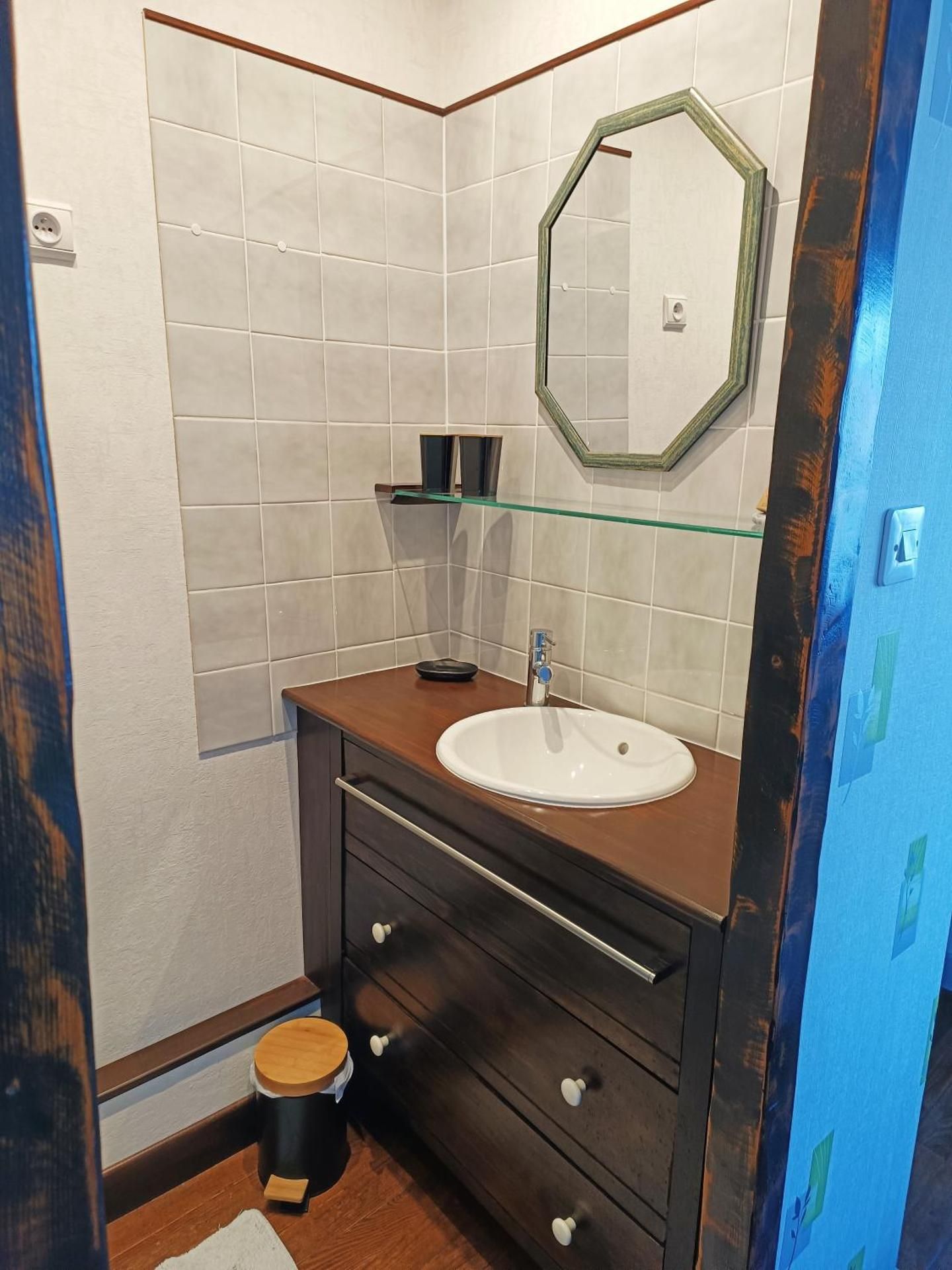 Double Room with Garden View-Private toilet on the landing.