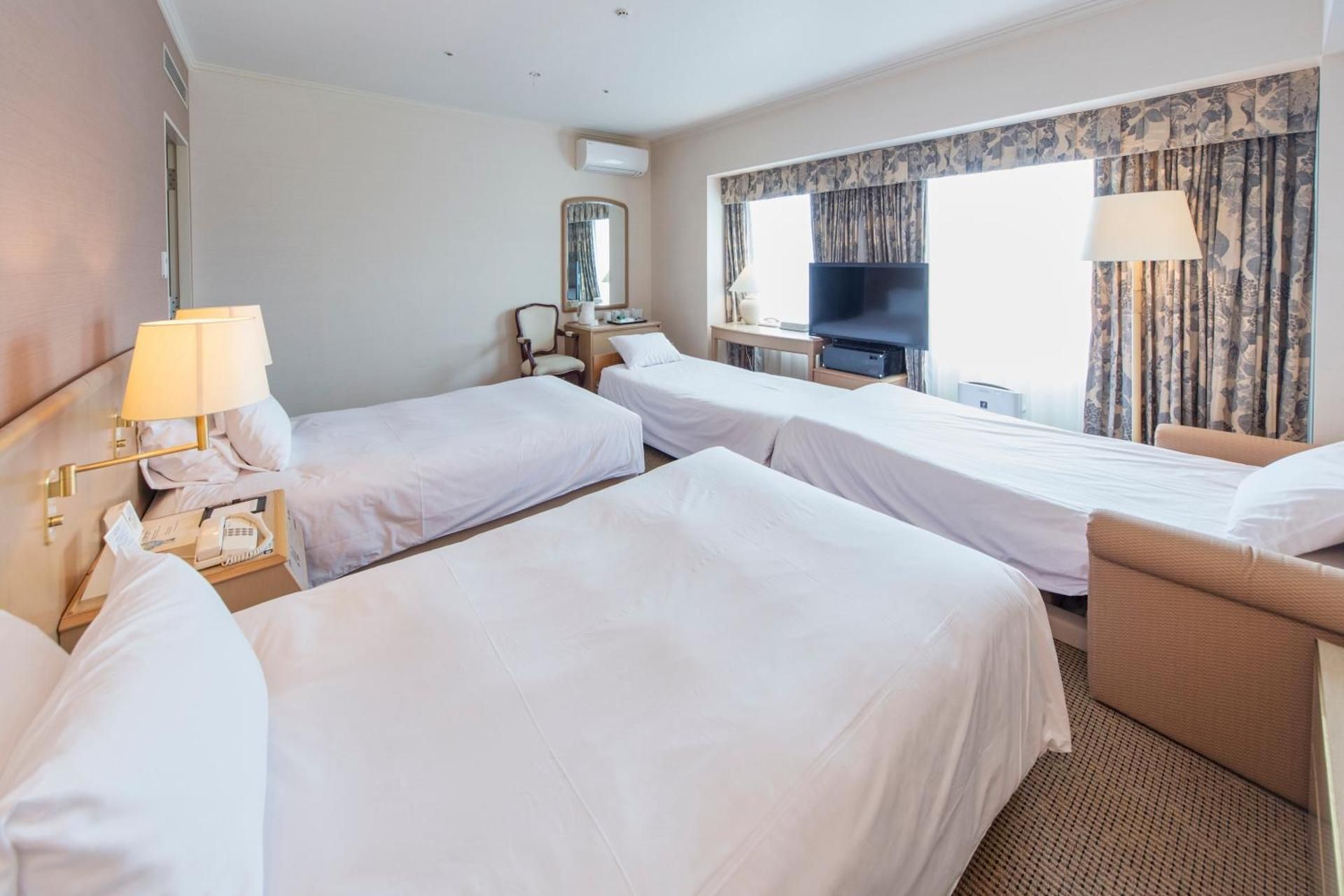 Standard Quadruple Room - Non-Smoking