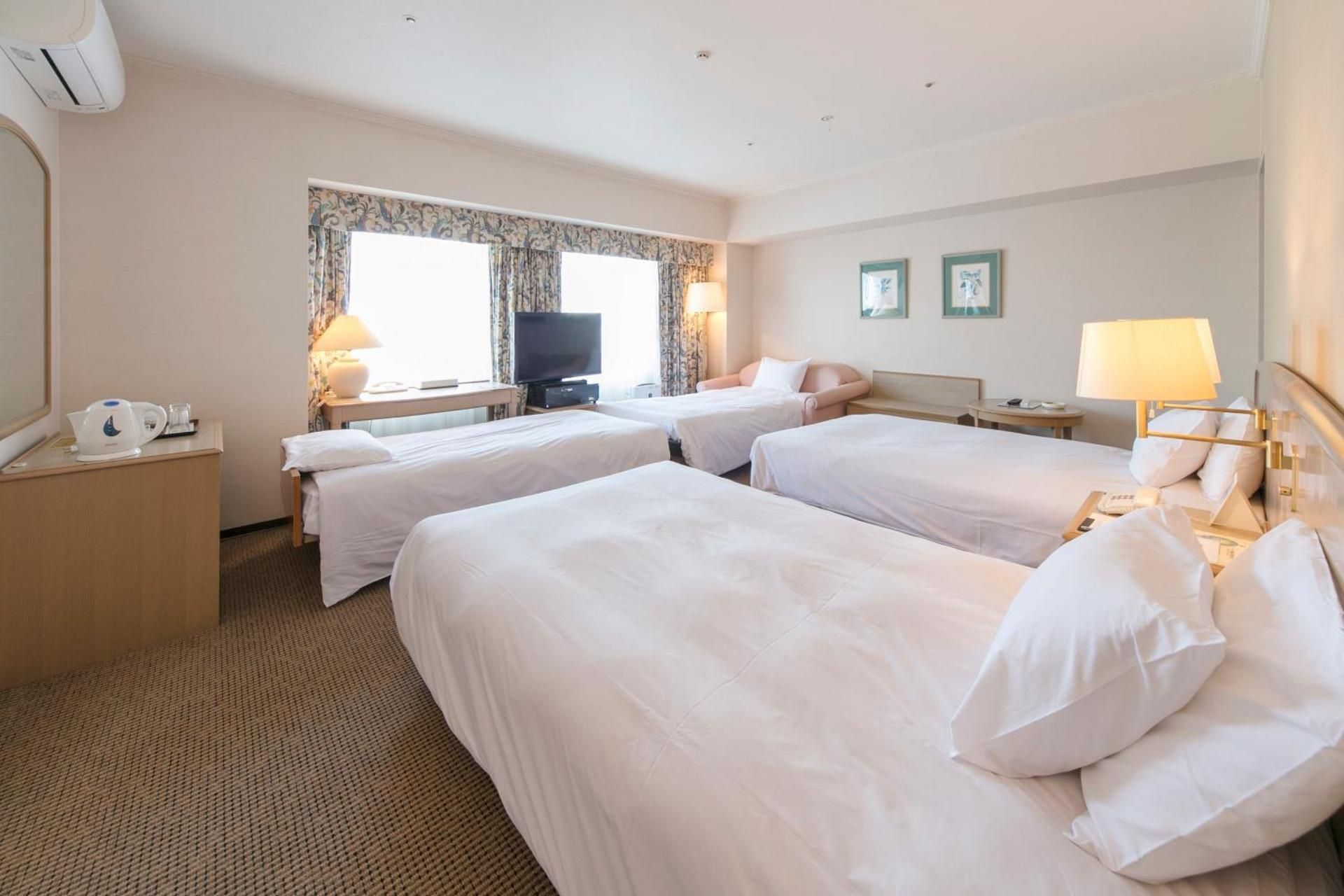 Standard Quadruple Room - Non-Smoking