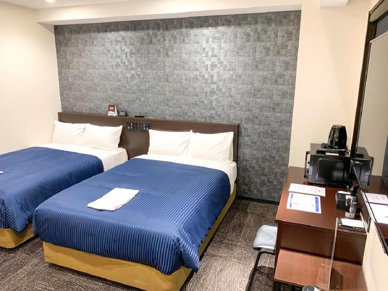 Twin Room - Non-Smoking