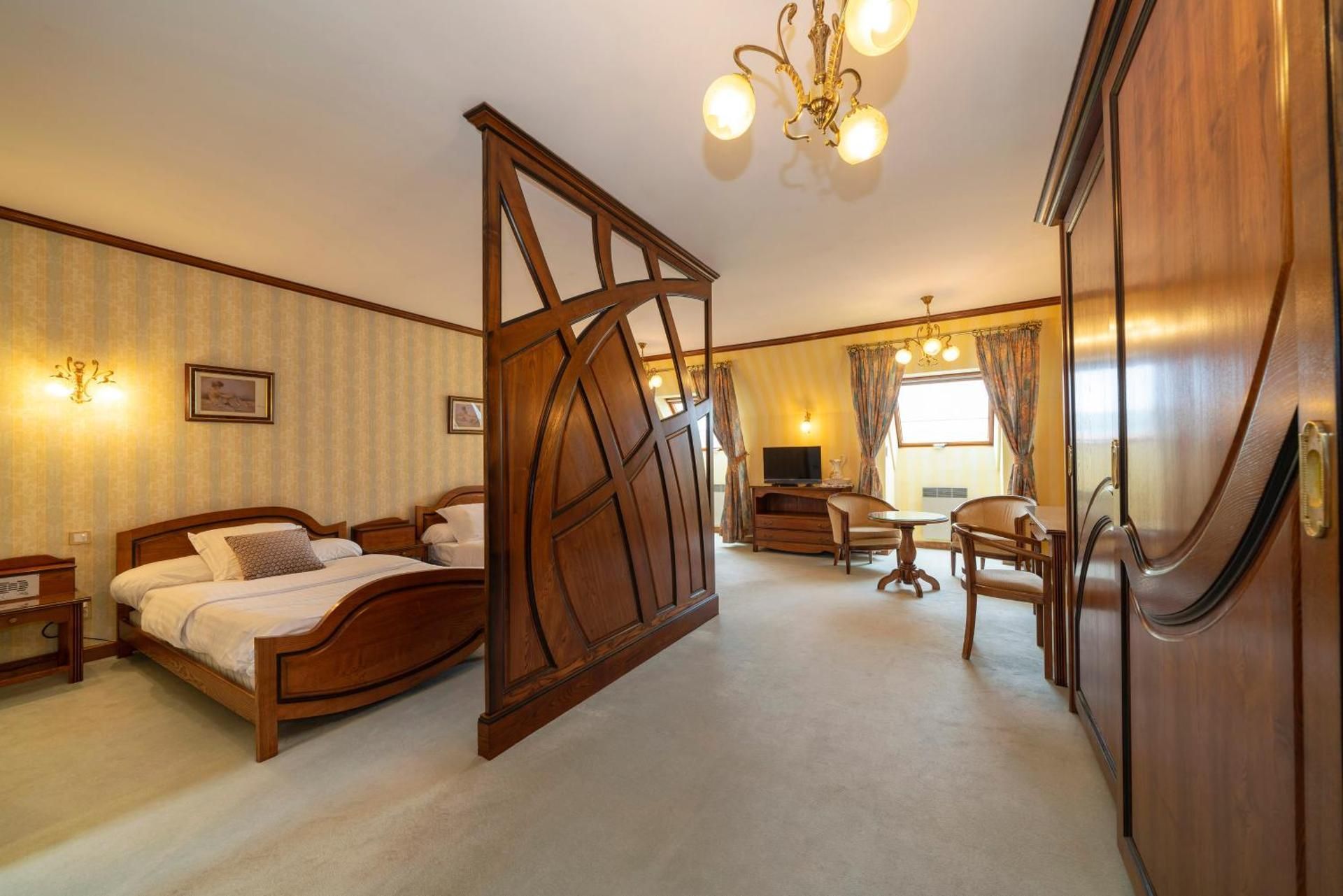 Deluxe Suite