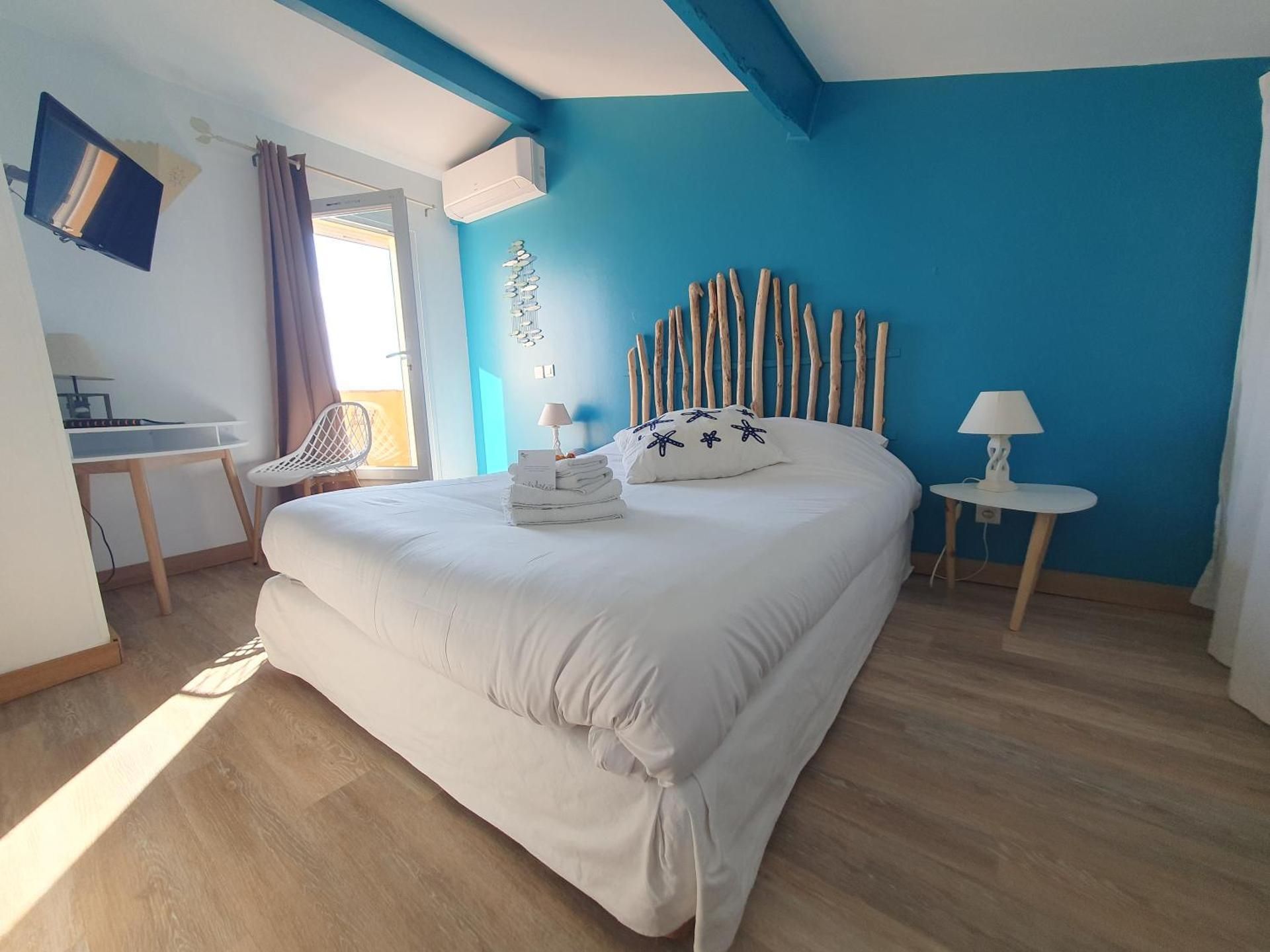Double Room with Sea View and Balcony