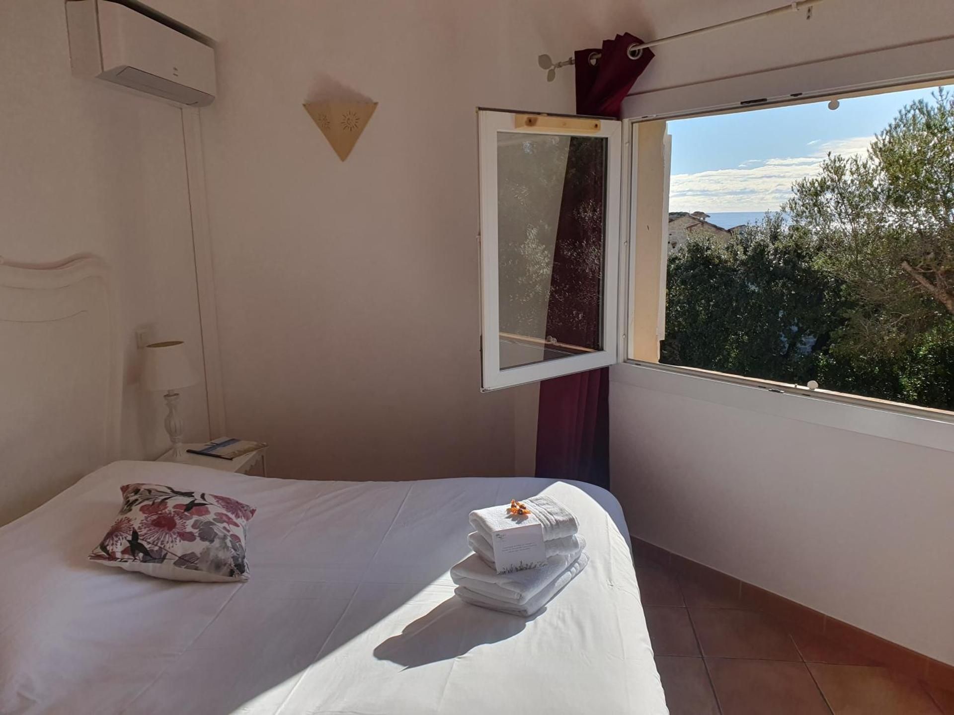 Triple Room with Sea View