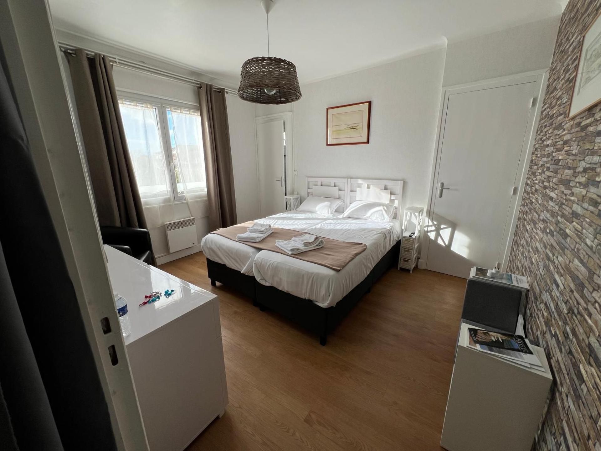 Large Double Room