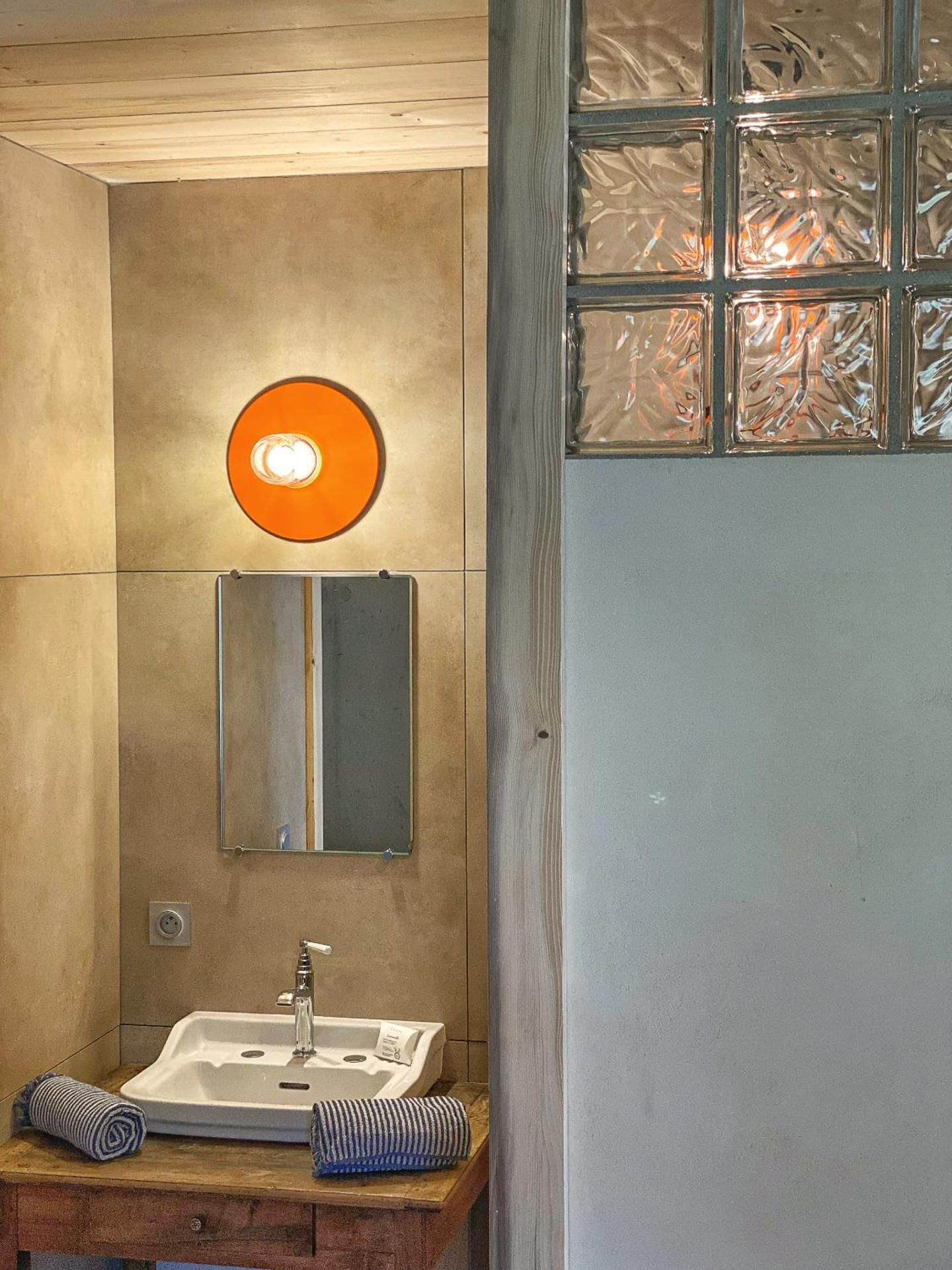 Les Terres Bleues-Appartement-Vue sur Montagne-Douche-Appartement