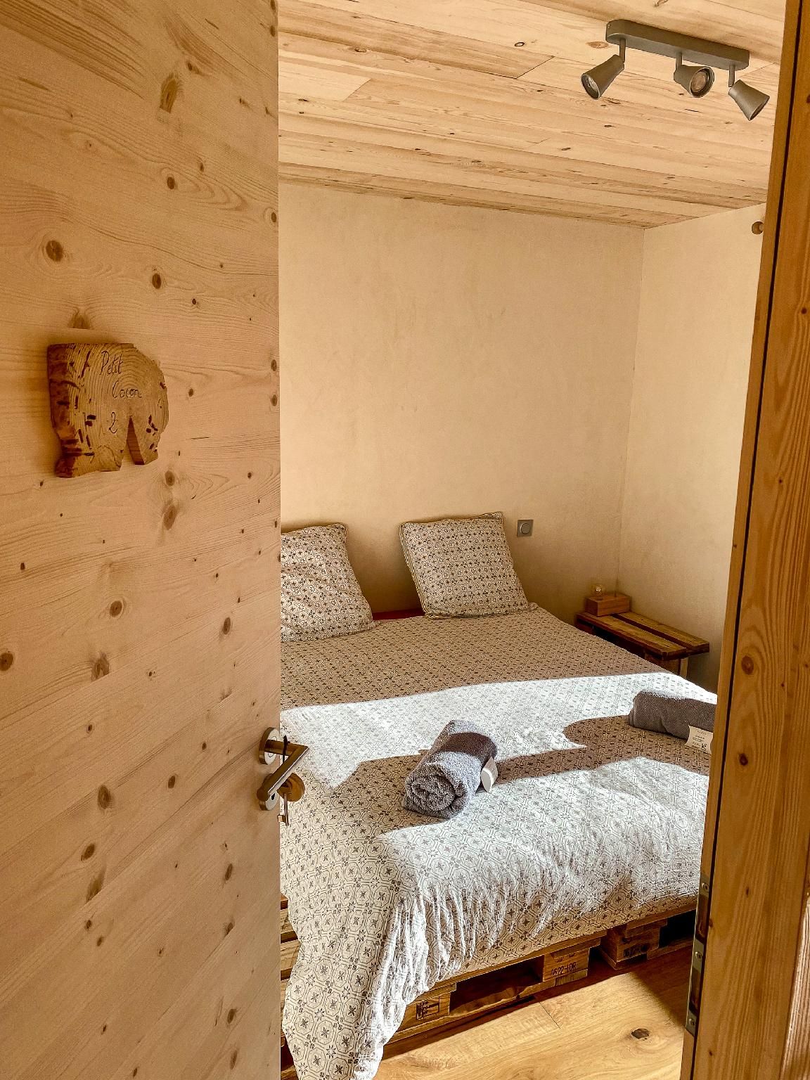Chambre d'hotes 2-Double-Traditionelle-Salle de bain partagée-Balcon