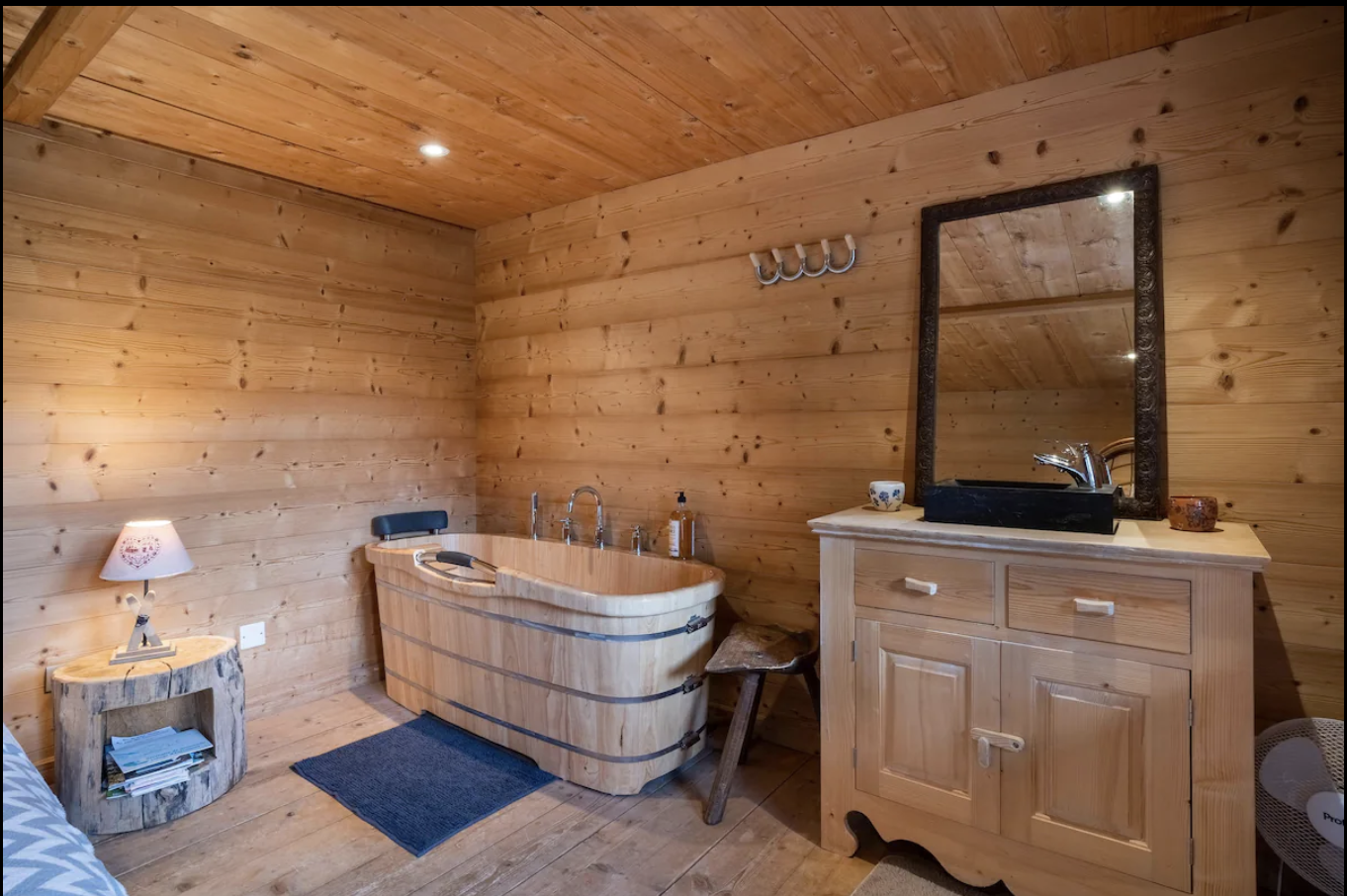 Au Petit Mazot-Cabane-Romantique-Vue sur Montagne-Salle de bain