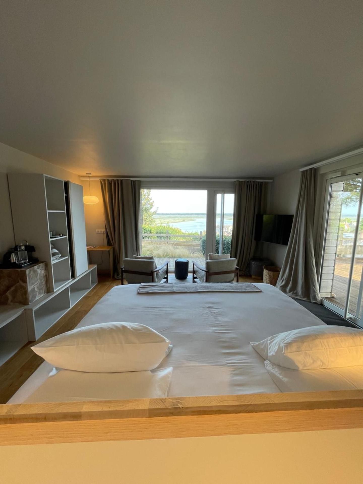 King Suite with Sea View