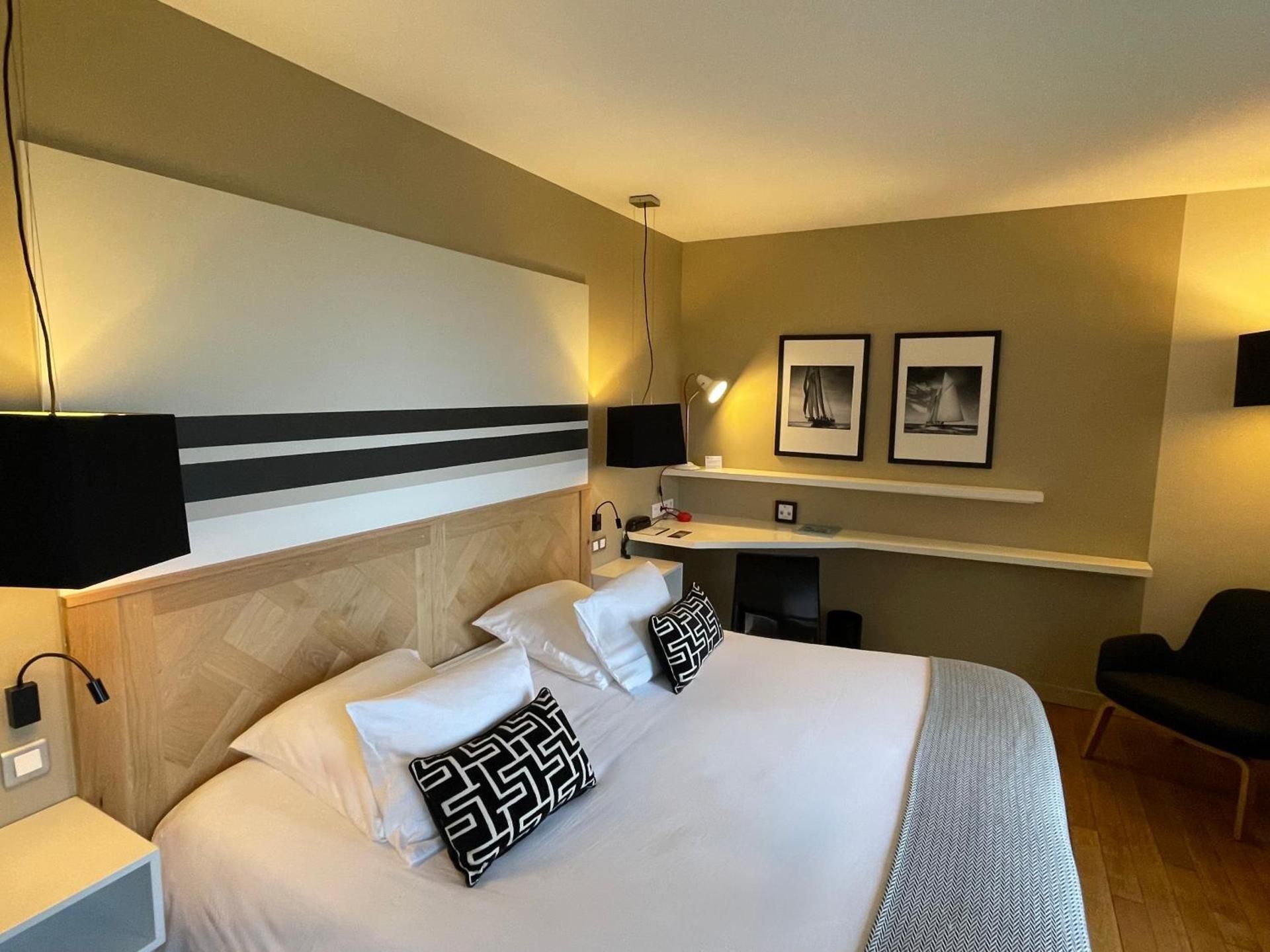 Deluxe Double or Twin Room with Sea View