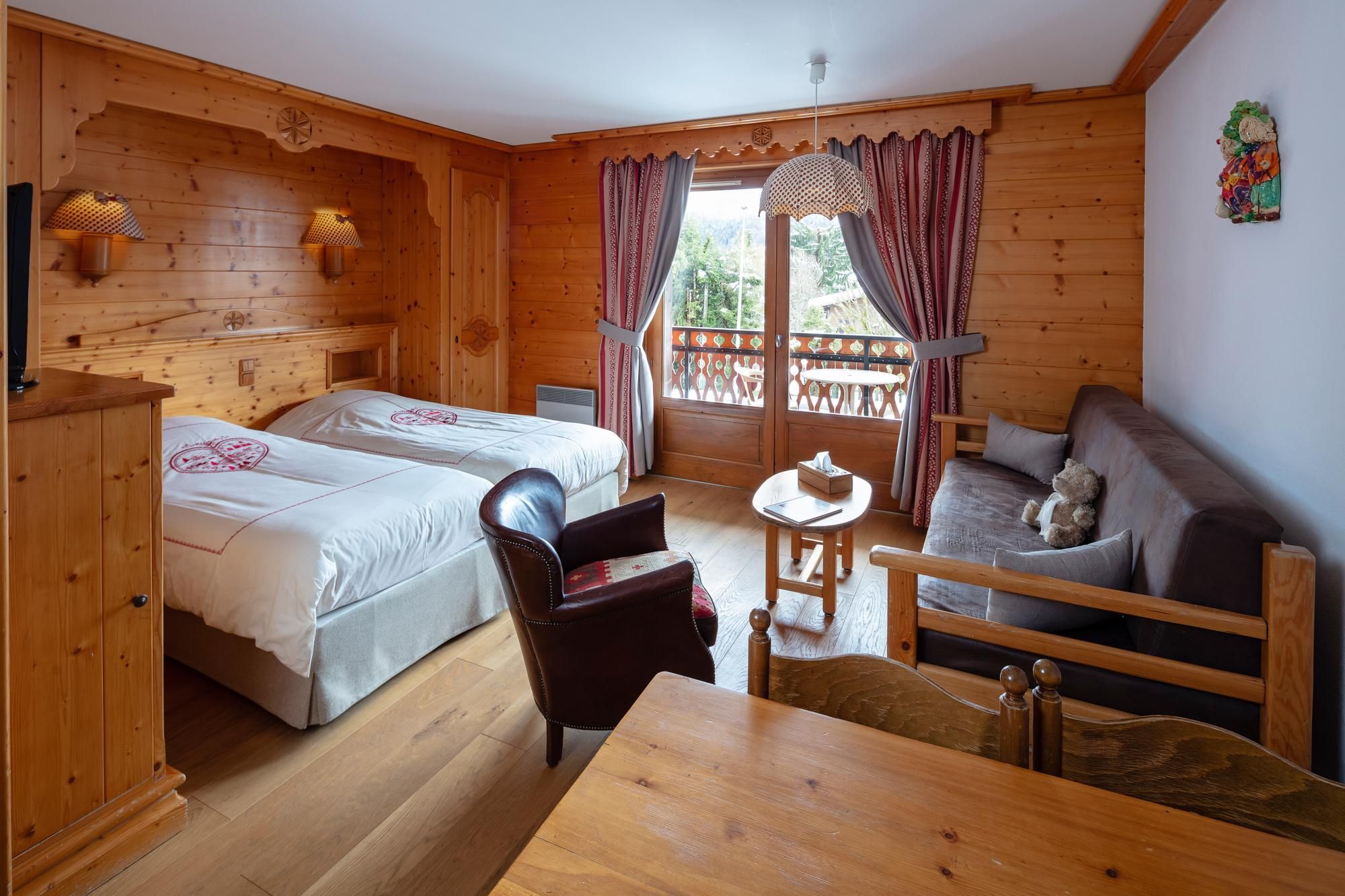 Annexe twin and bath