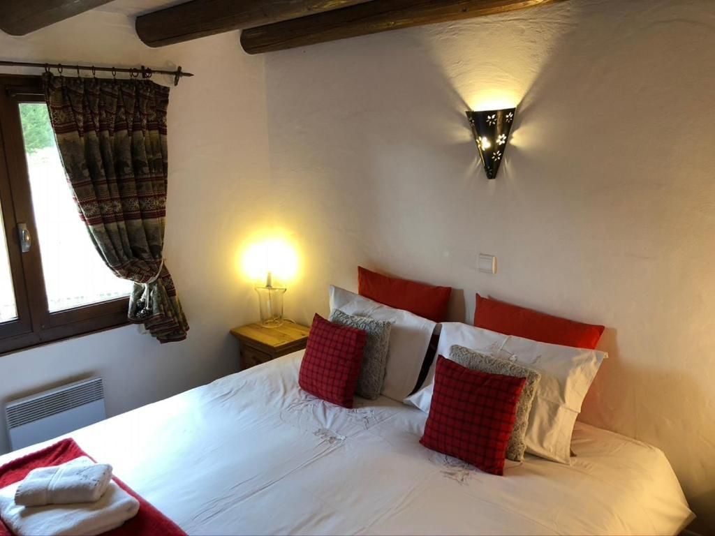 Deluxe Double or Twin Room with Mountain View