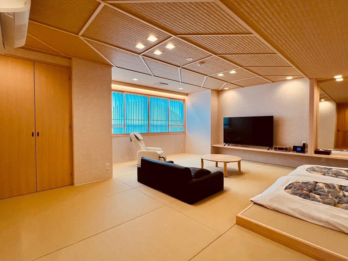 Deluxe Suite with Open-Air Bath