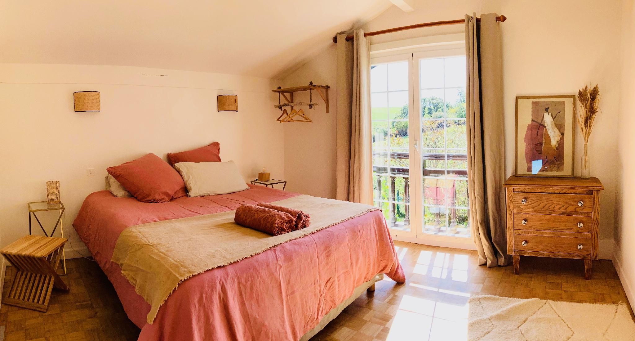 Euskal Mendia Double Queen Size Room