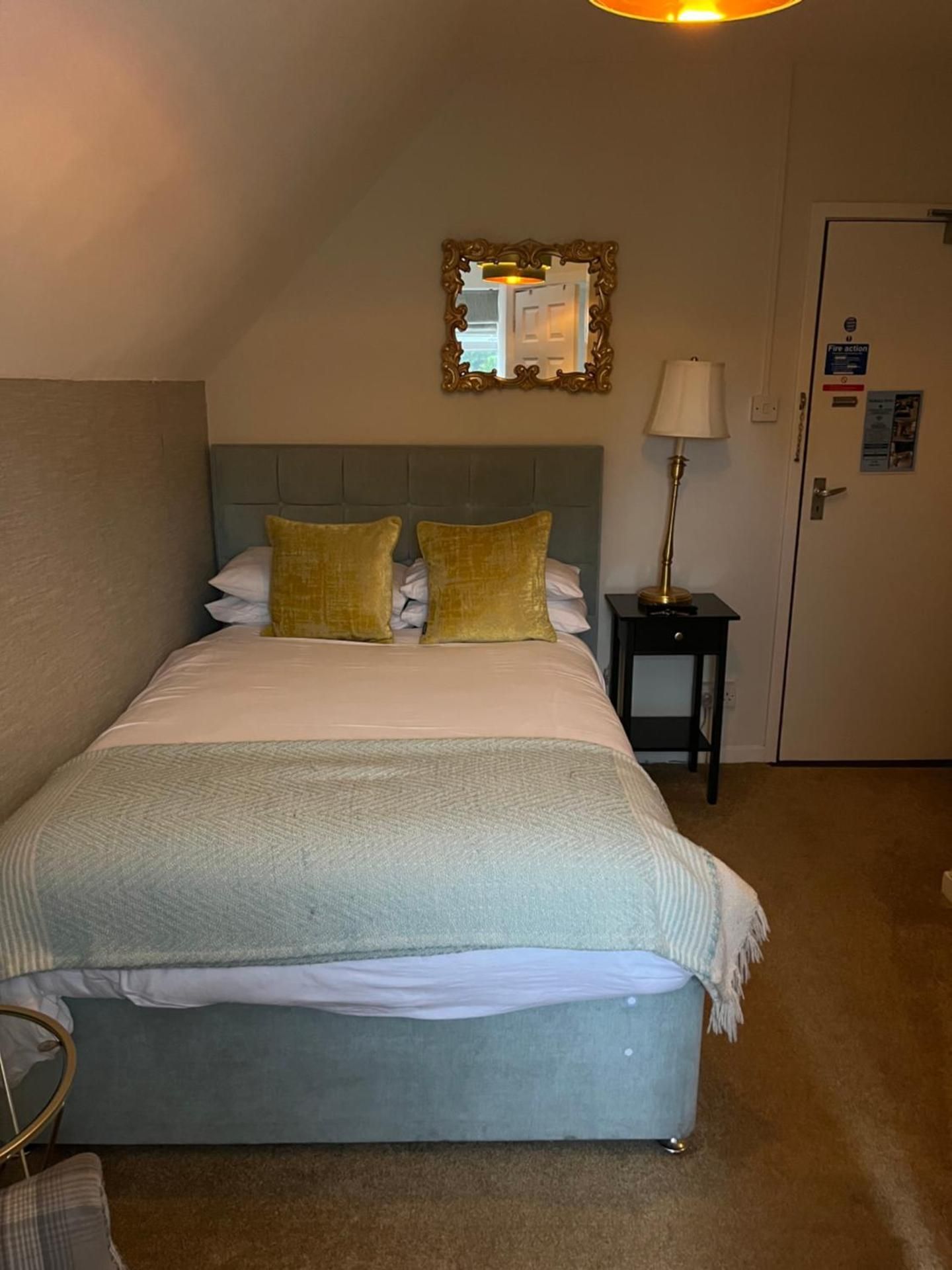 Single Room with Bathroom