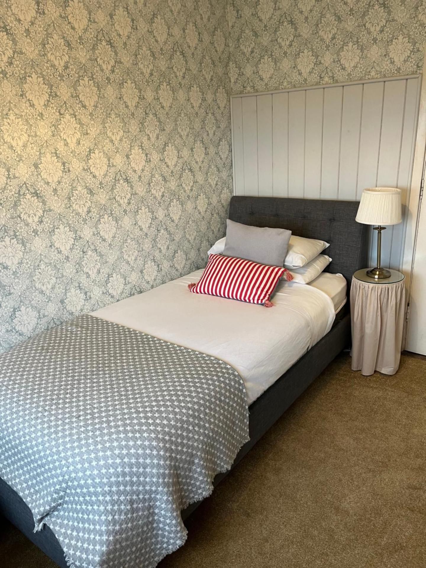 Single Room with Private External Bathroom