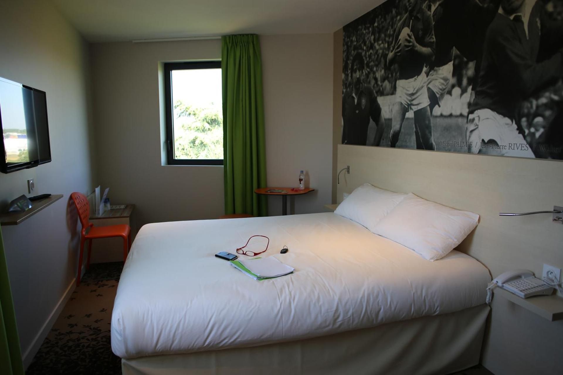 Standard Room with 1 Double Bed and 1 Sofa Bed